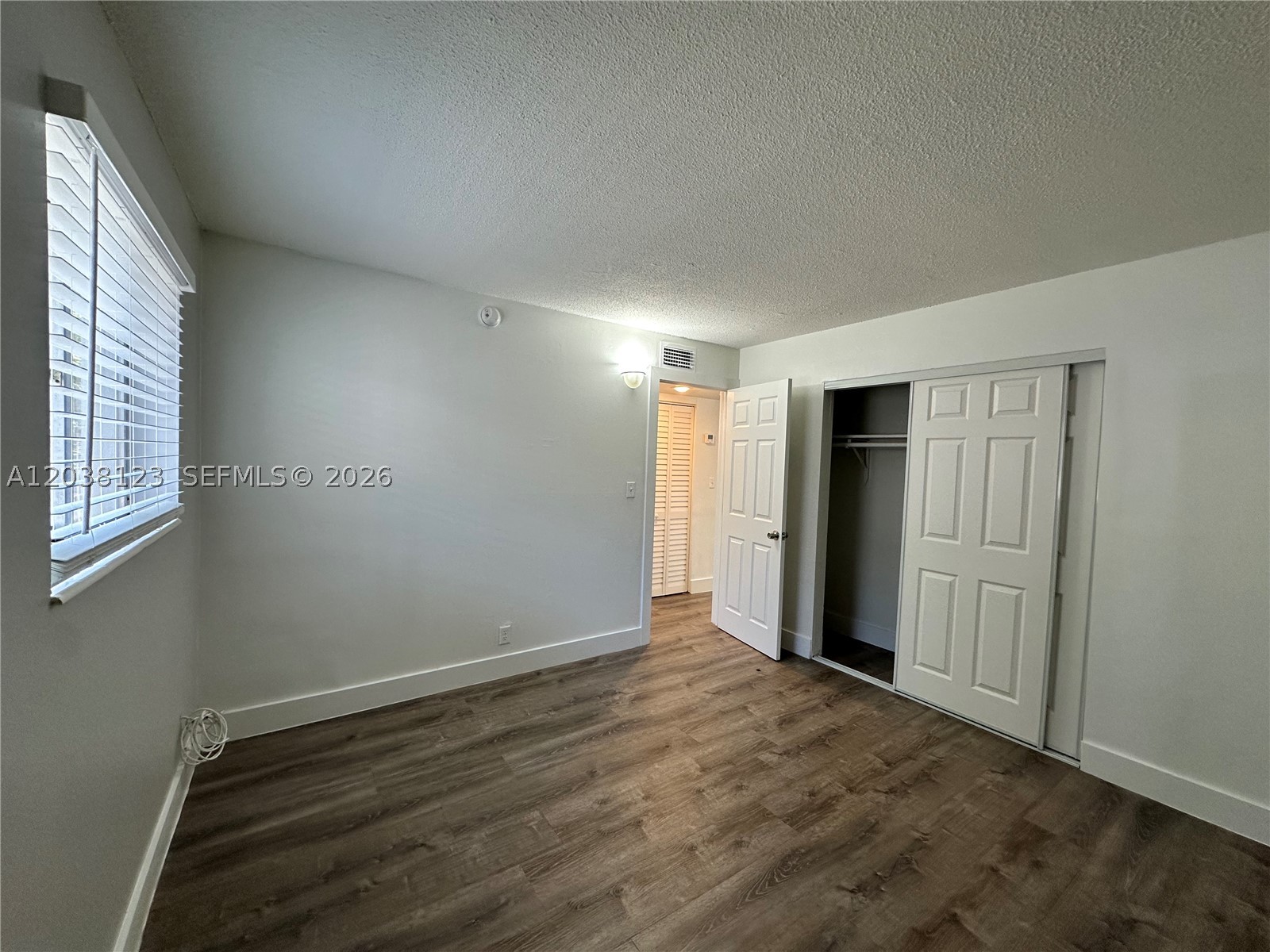HOLLYWOOD PARK - Residential Lease
