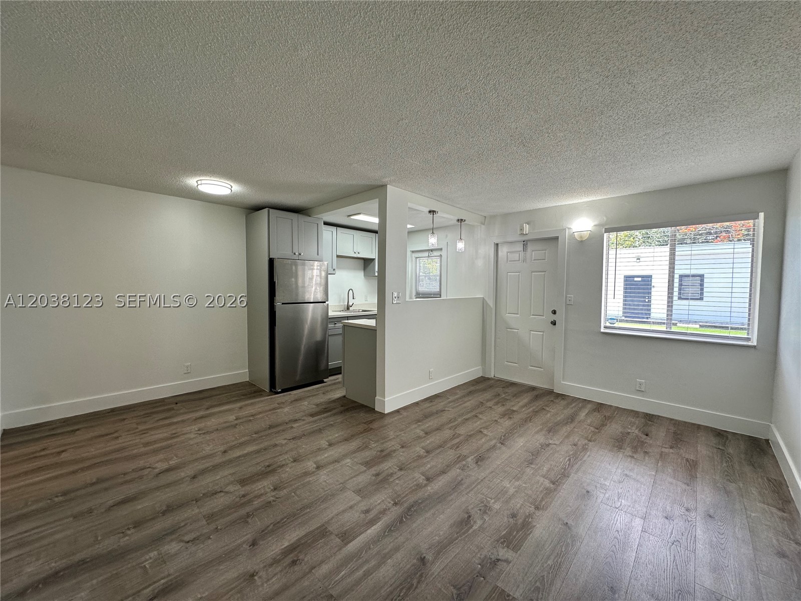 HOLLYWOOD PARK - Residential Lease