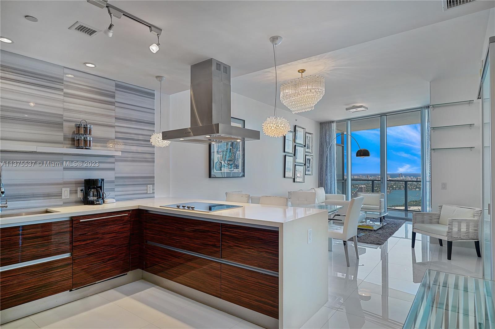 MARQUIS CONDO - Residential