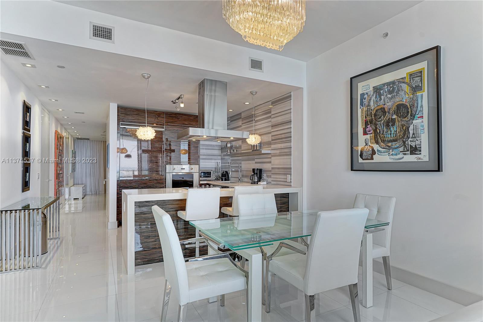 MARQUIS CONDO - Residential