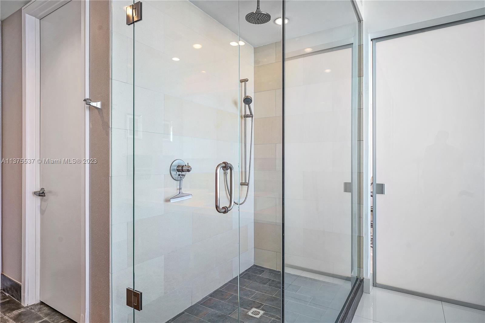 MARQUIS CONDO - Residential