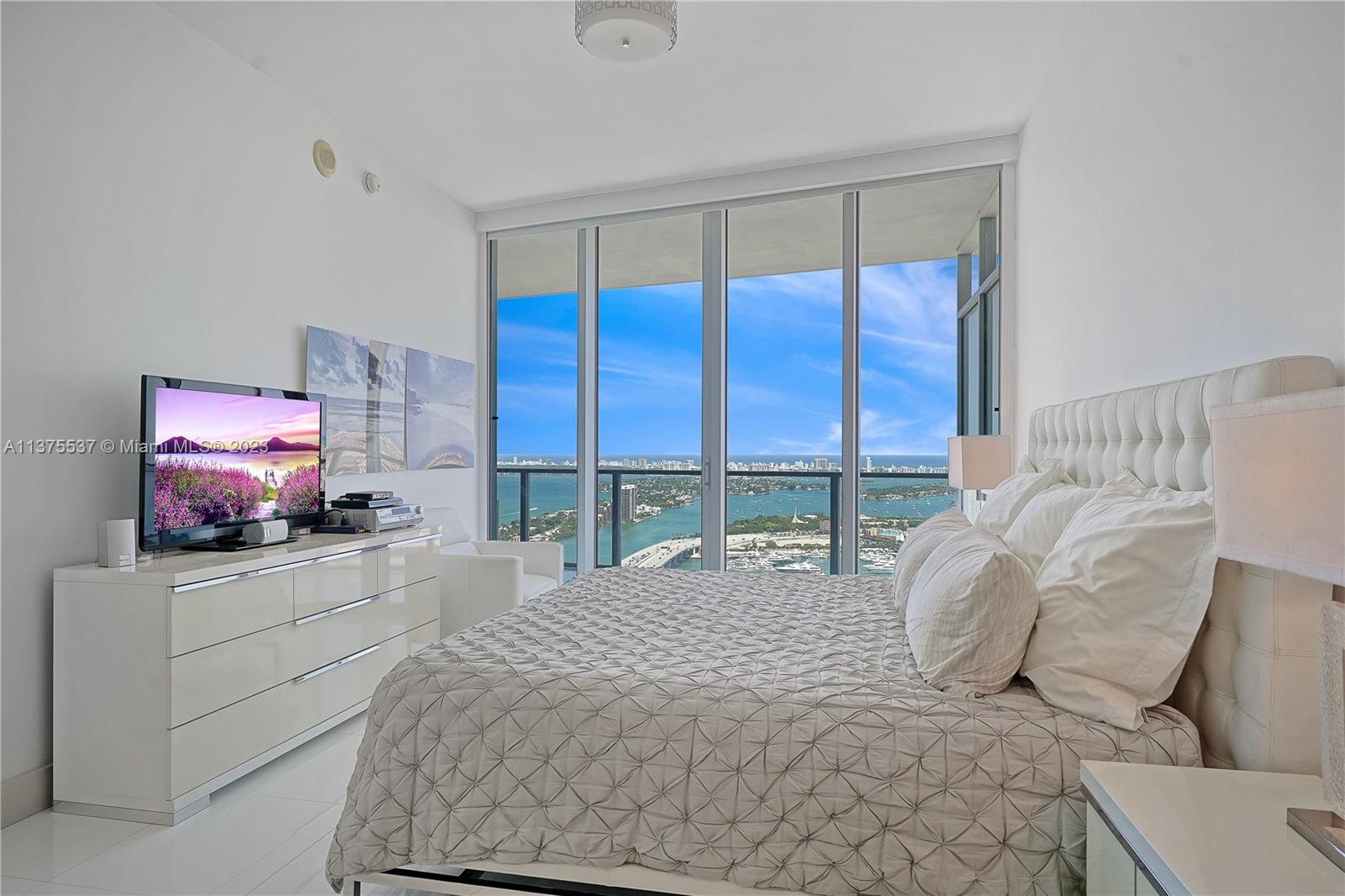 MARQUIS CONDO - Residential