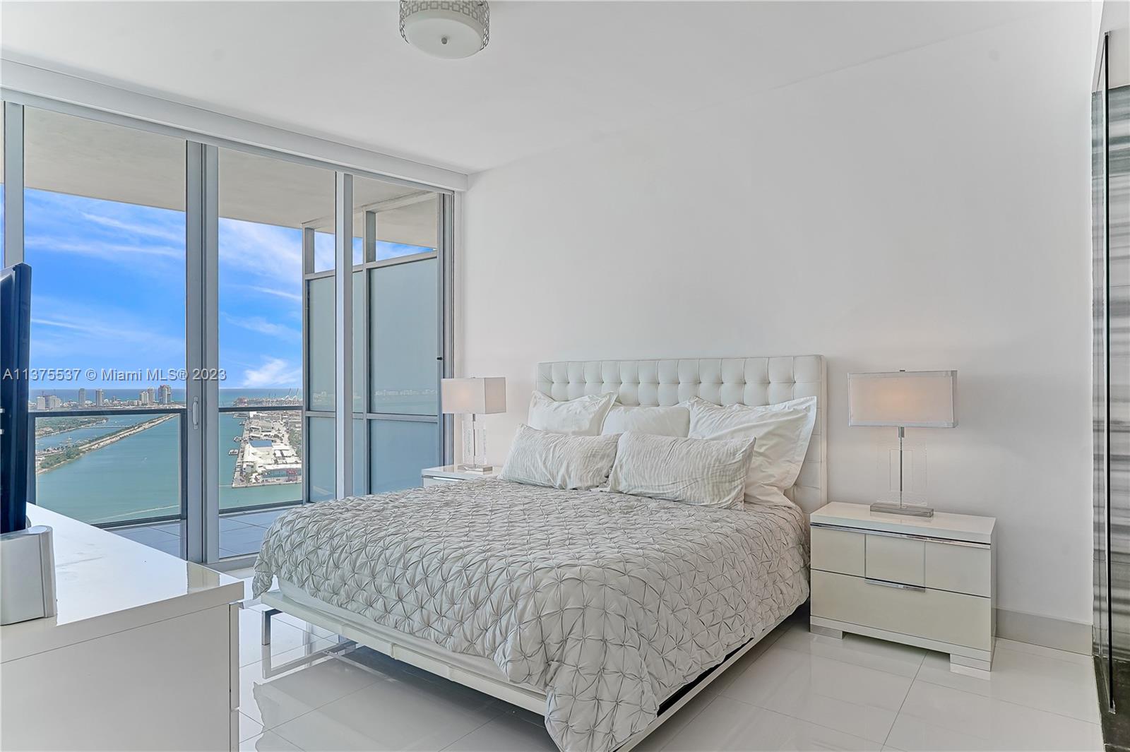 MARQUIS CONDO - Residential