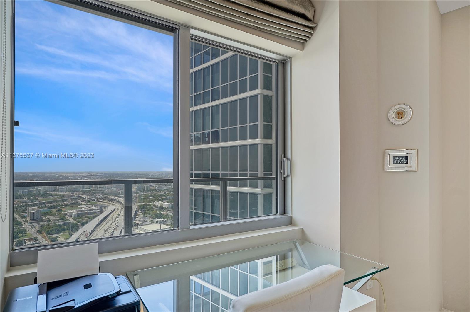 MARQUIS CONDO - Residential