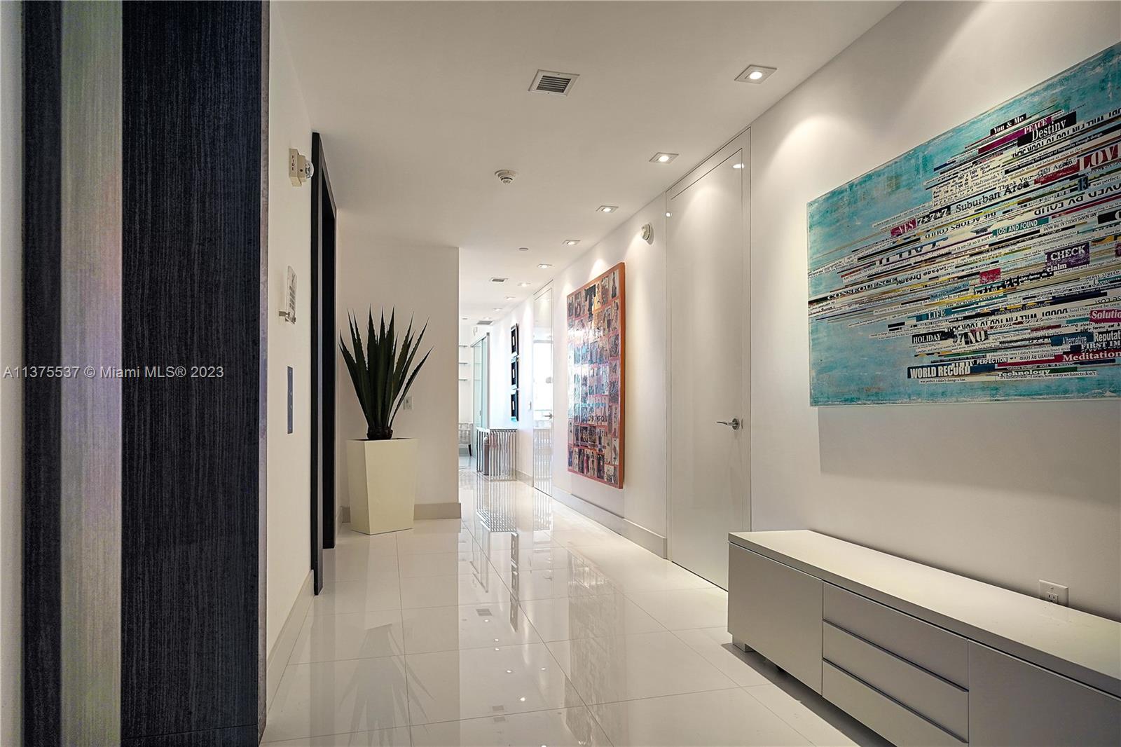 MARQUIS CONDO - Residential