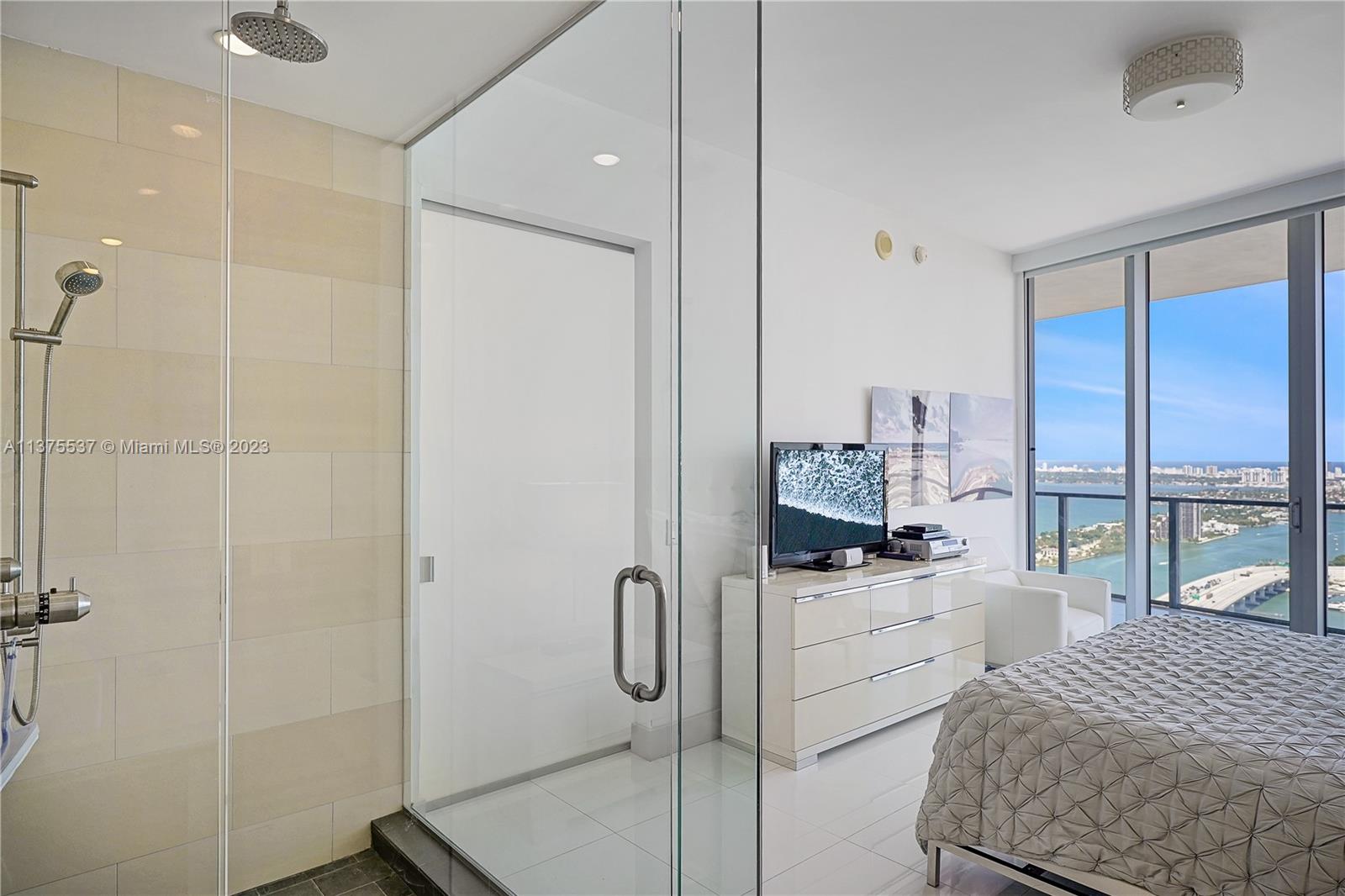 MARQUIS CONDO - Residential