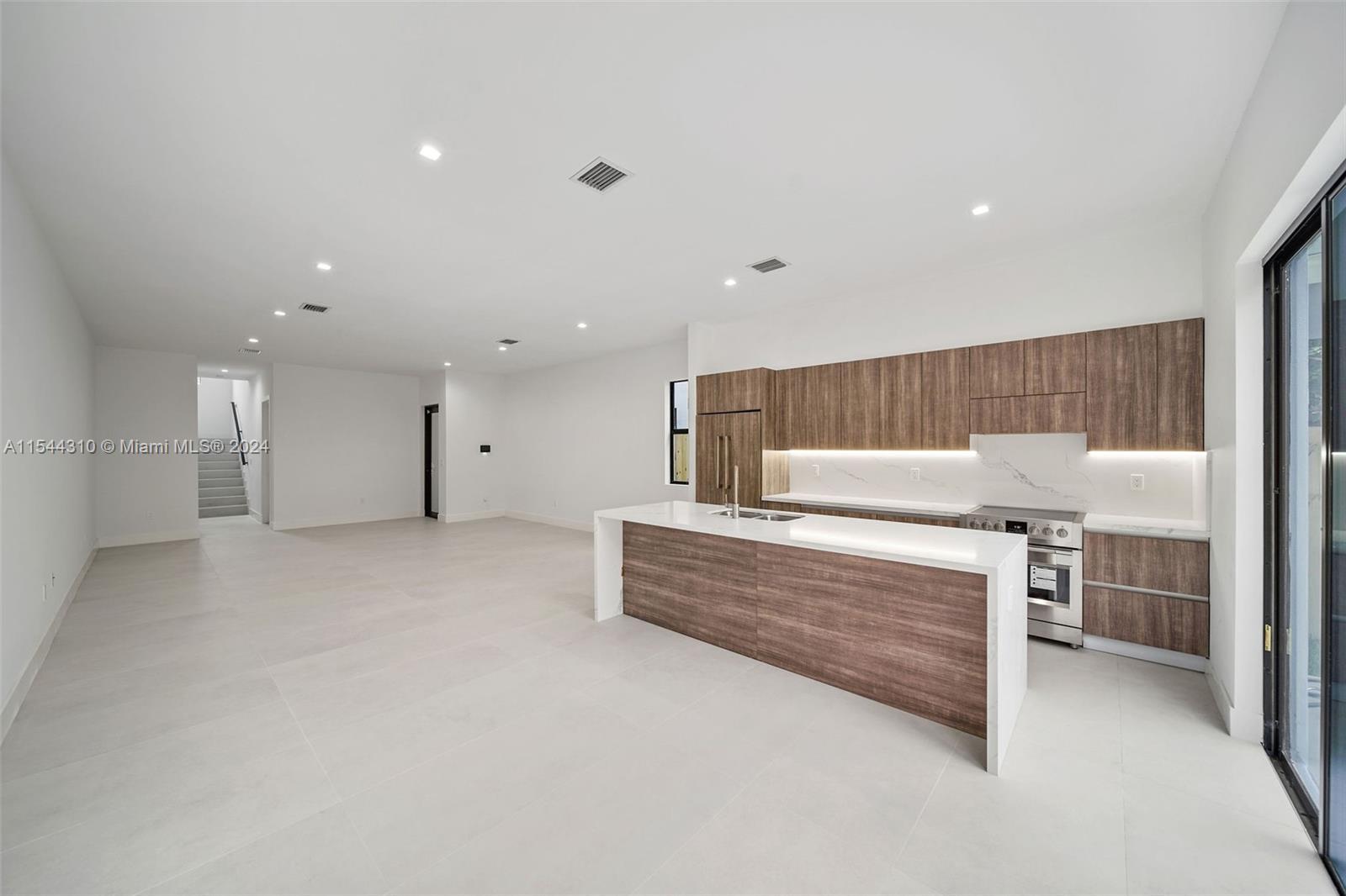 FROW HOMESTEAD - Residential Lease
