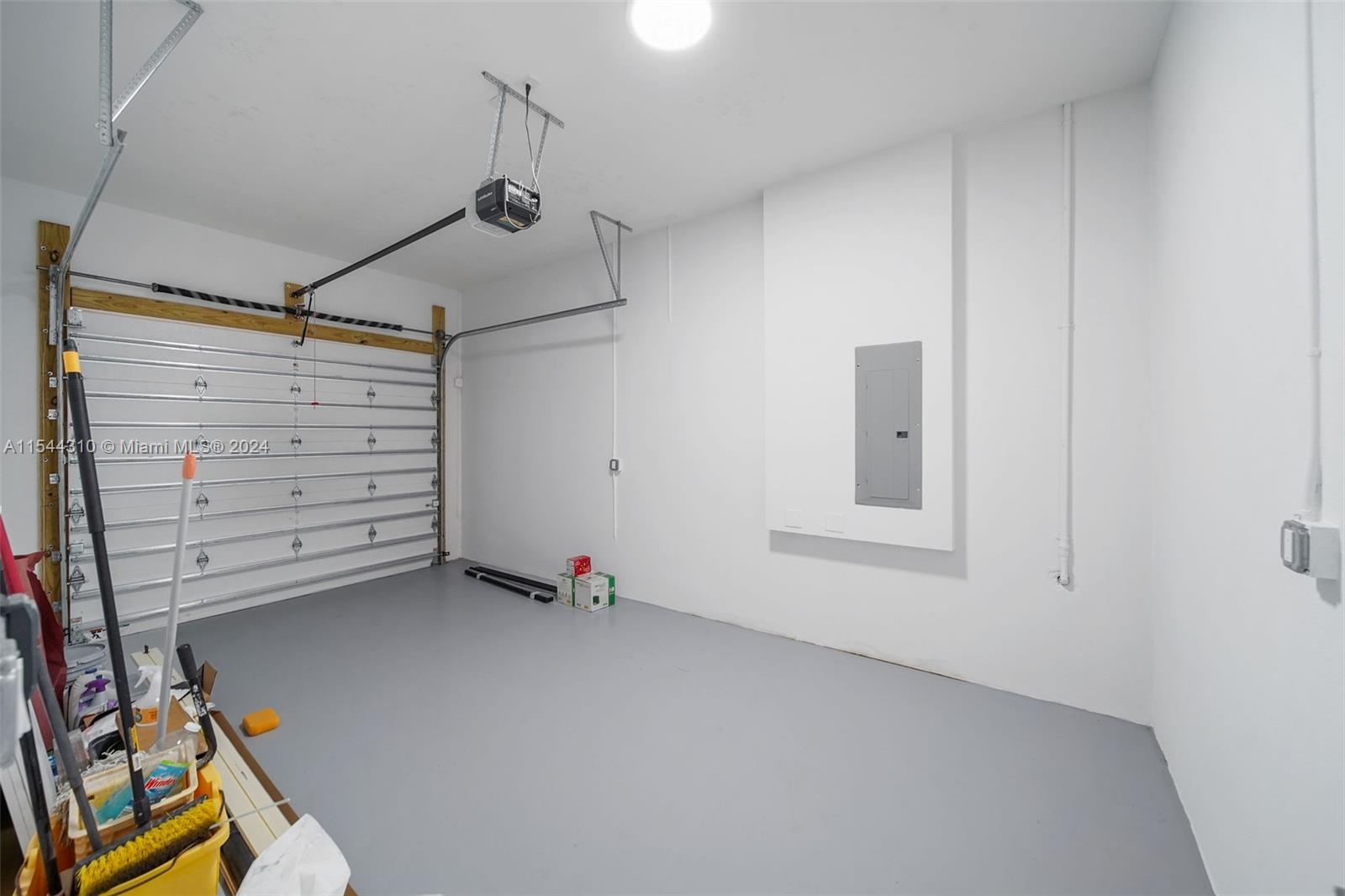 FROW HOMESTEAD - Residential Lease