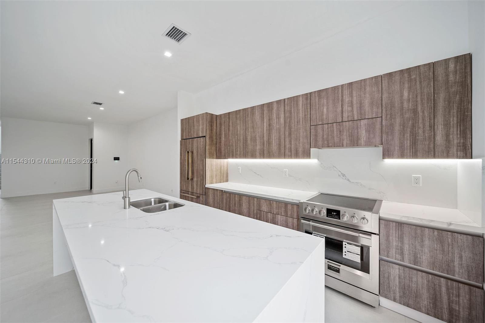 FROW HOMESTEAD - Residential Lease