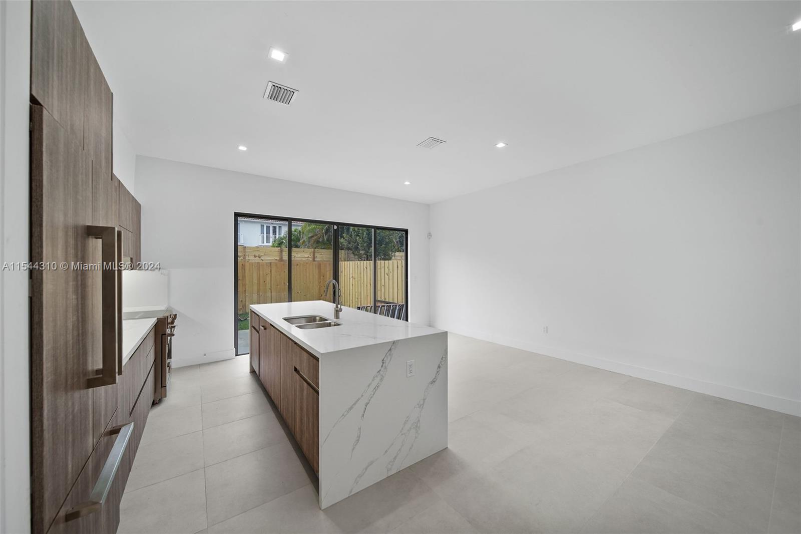 FROW HOMESTEAD - Residential Lease