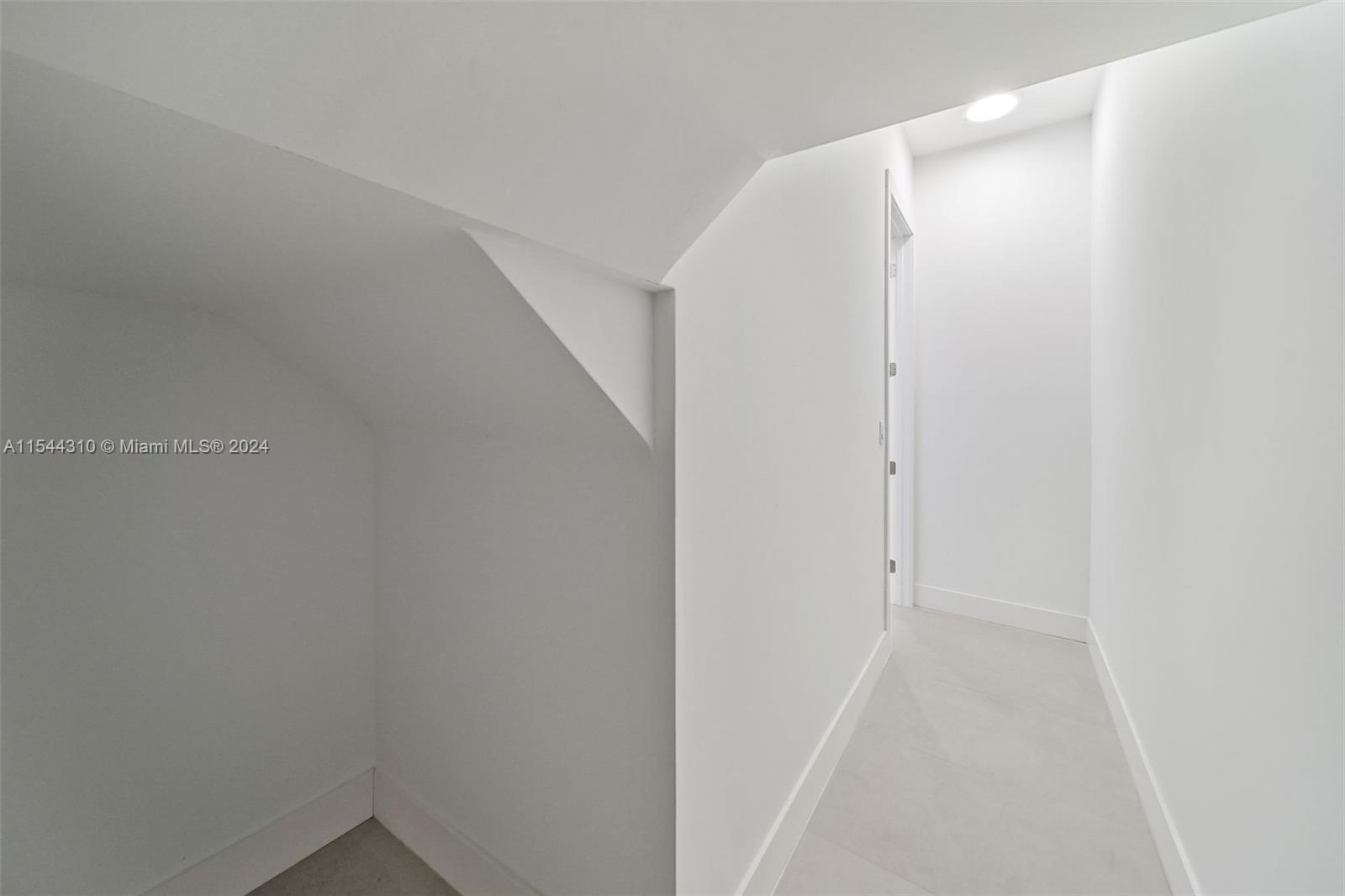 FROW HOMESTEAD - Residential Lease