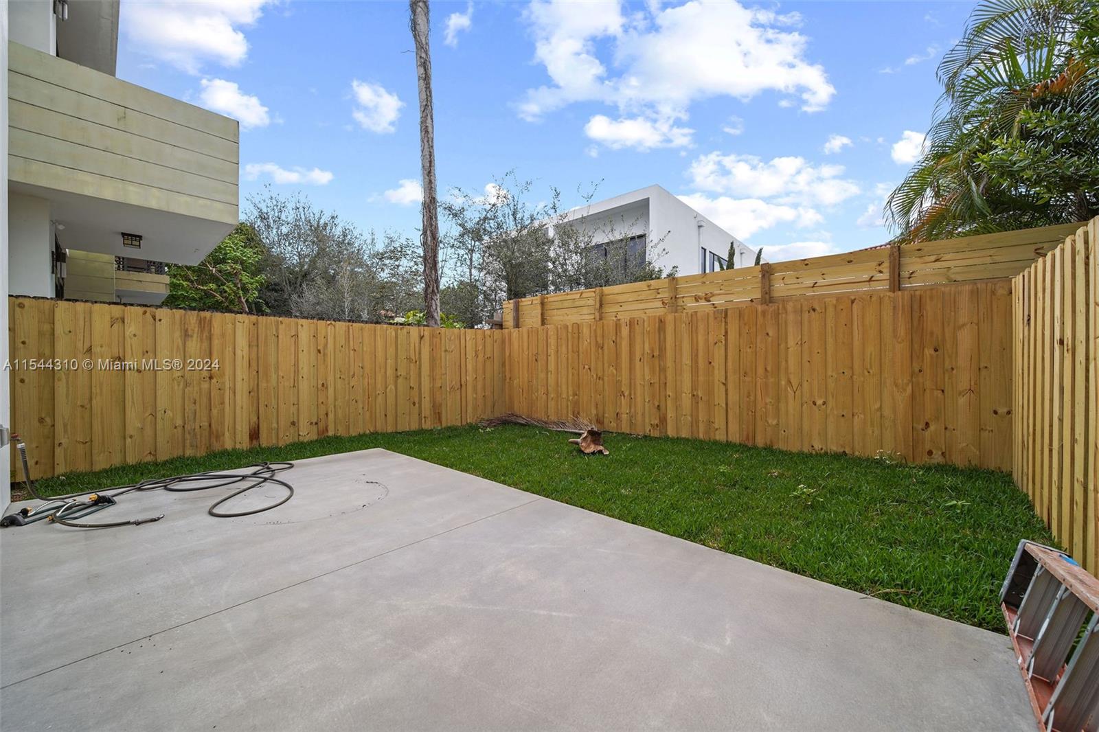 FROW HOMESTEAD - Residential Lease