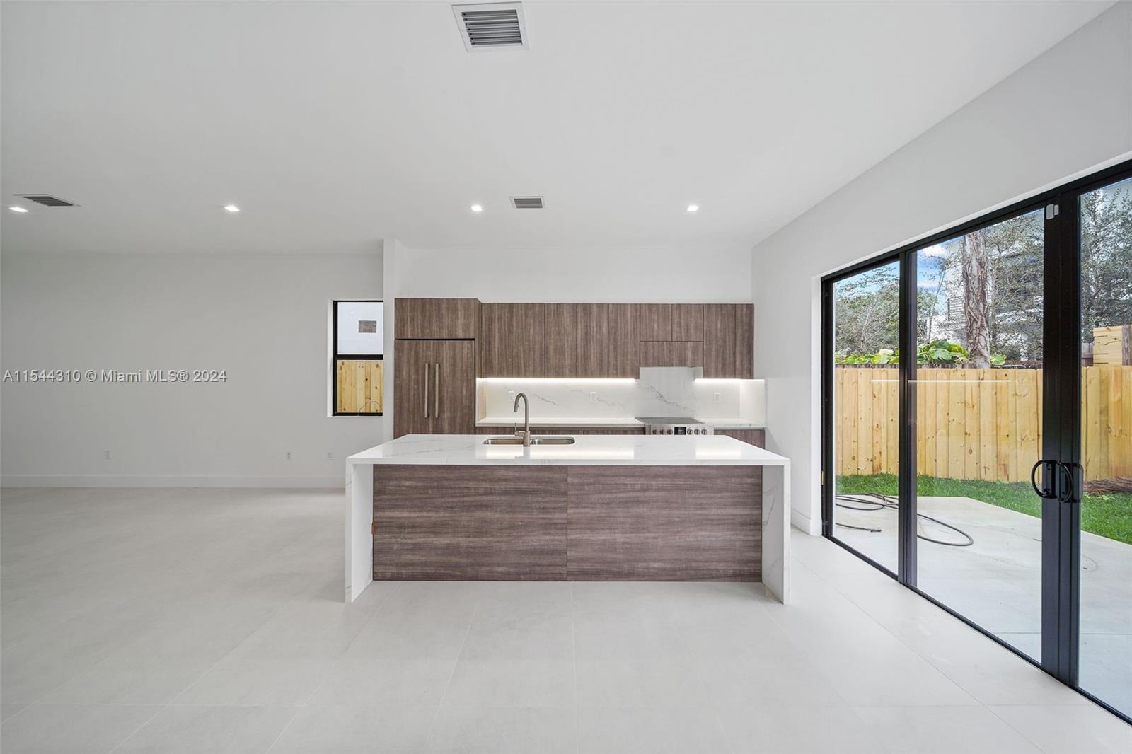 FROW HOMESTEAD - Residential Lease