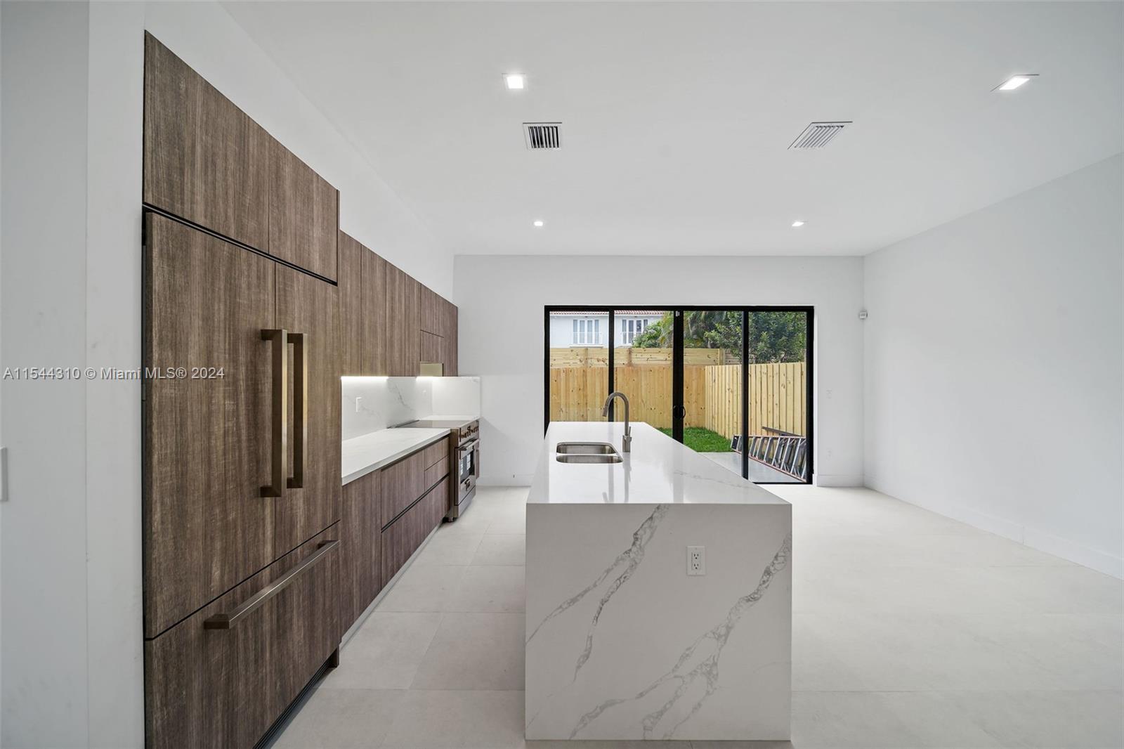 FROW HOMESTEAD - Residential Lease
