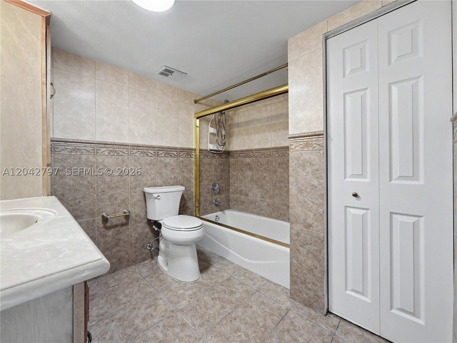 FIRST ADDN TO CALUSA CLUB - Residential