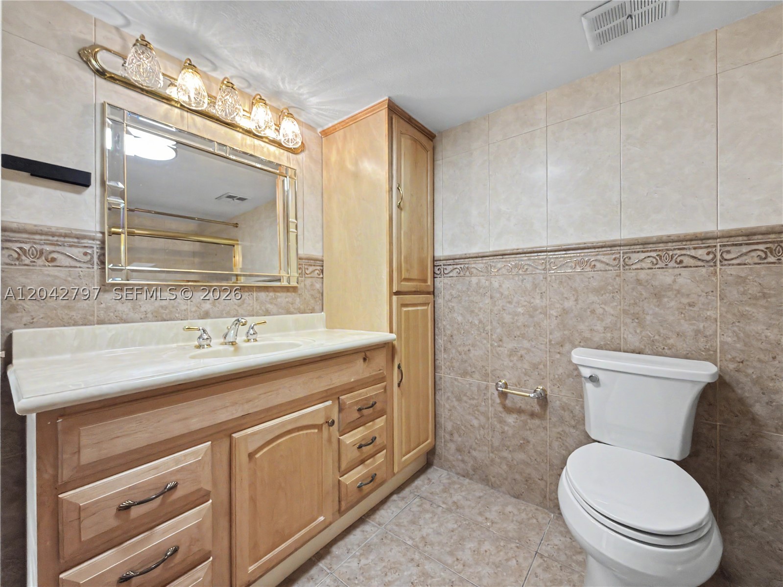 FIRST ADDN TO CALUSA CLUB - Residential