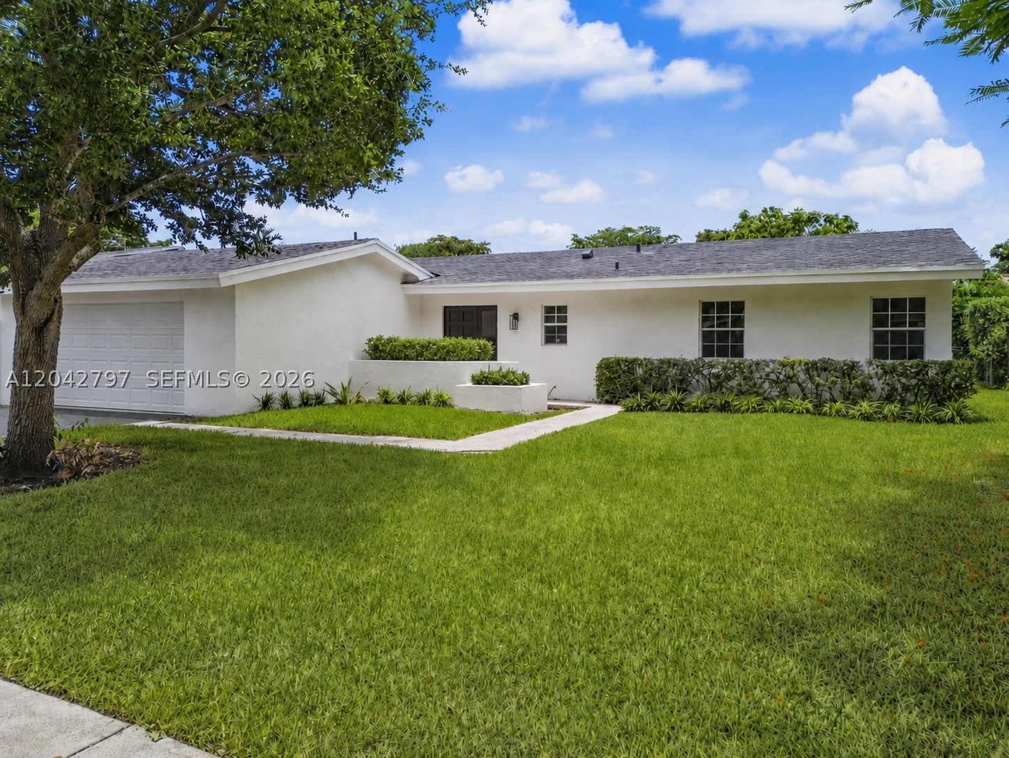 FIRST ADDN TO CALUSA CLUB - Residential