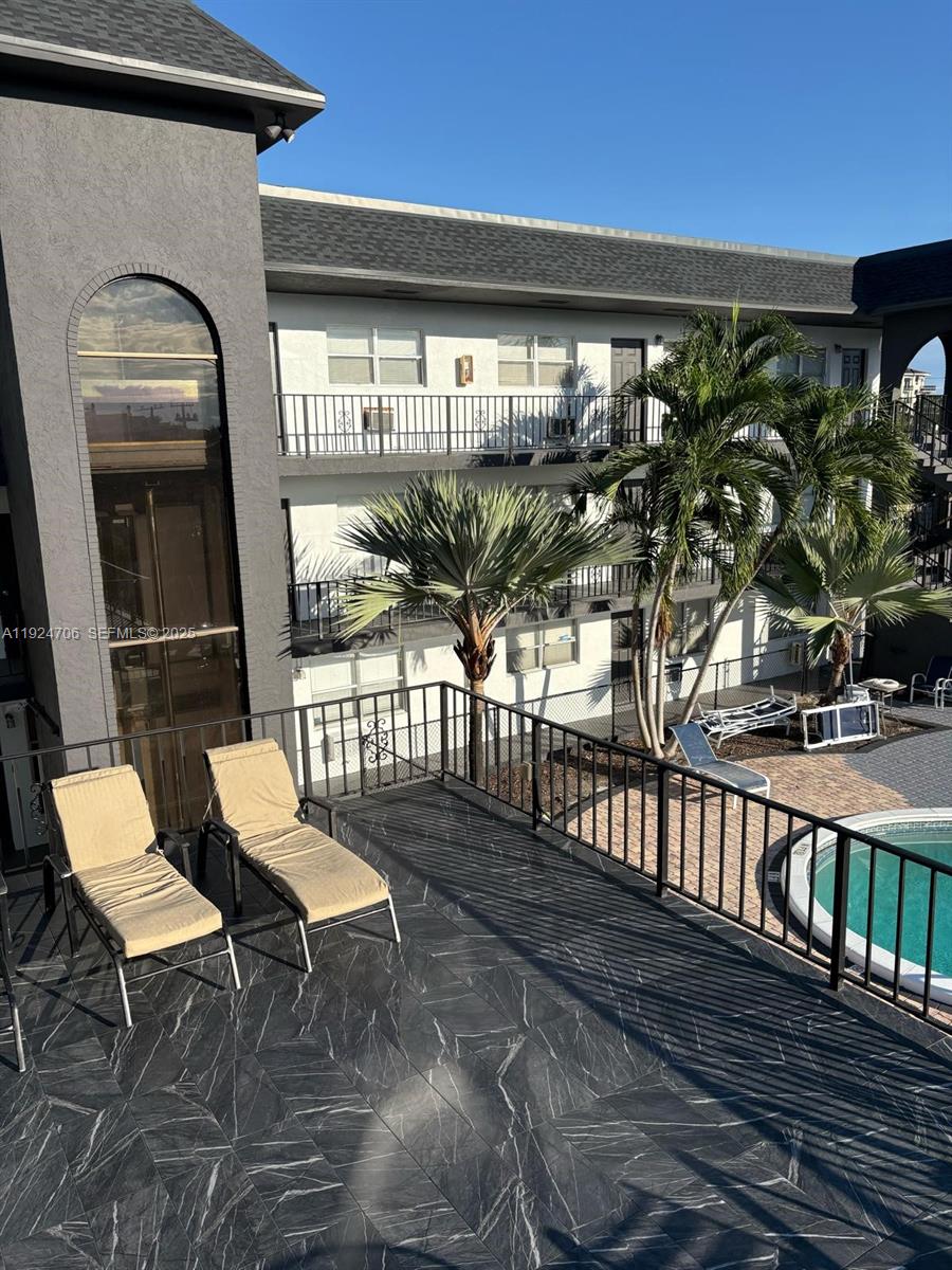 Calling all investors: Beautiful unit with a great tenant that pays 1600 a month in rent. Unit has : Guest parking available, BBQ area, Pool, HOA does a great job with upkeep, No laundry in the unit (laundry on site with new washers and dryer). SIRS are fully funded. Building is freshly painted with a new roof ( 2024) . HOA is 700 a month. No HOPA, Wall AC units, 1 mile away from the beach, 0.5 miles to Galleria Mall Downtown Ft Lauderdale.