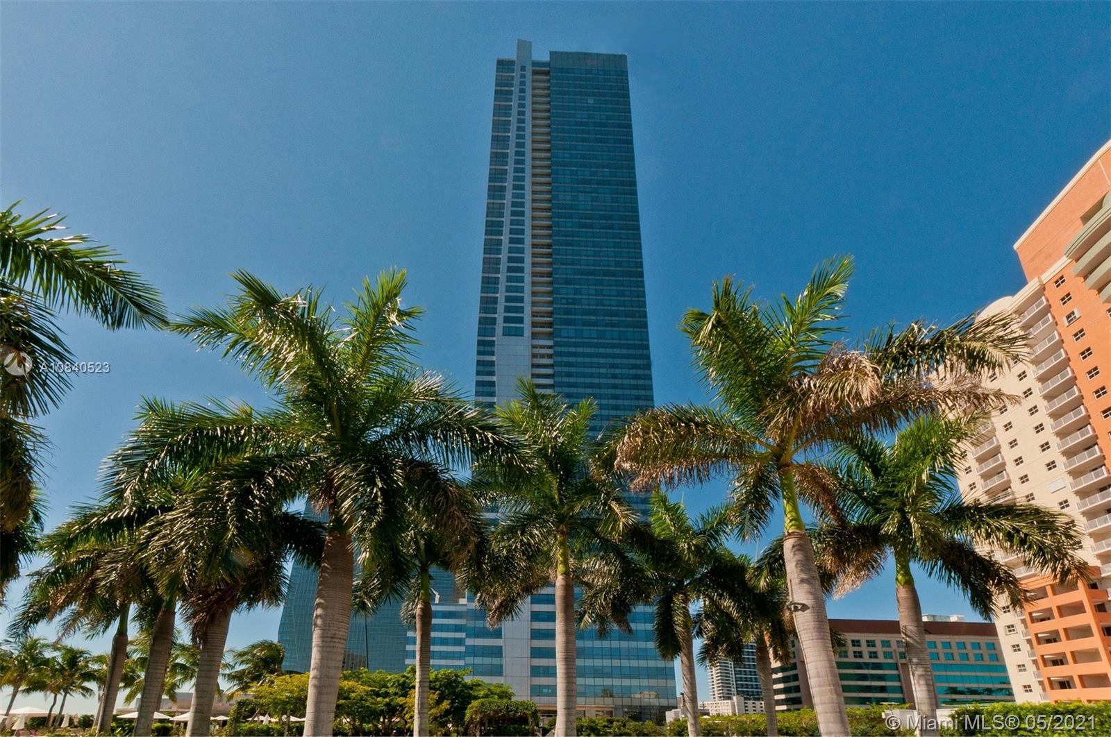FOUR SEASONS RESIDENCES - Residential