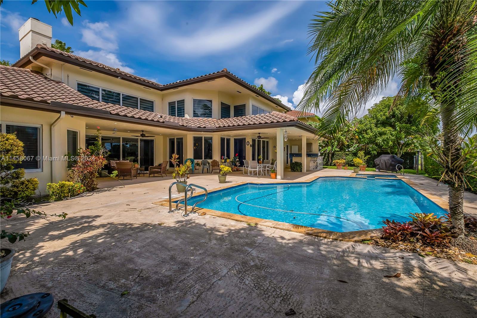 COUNTRY CLUB OF MIAMI EST - Residential