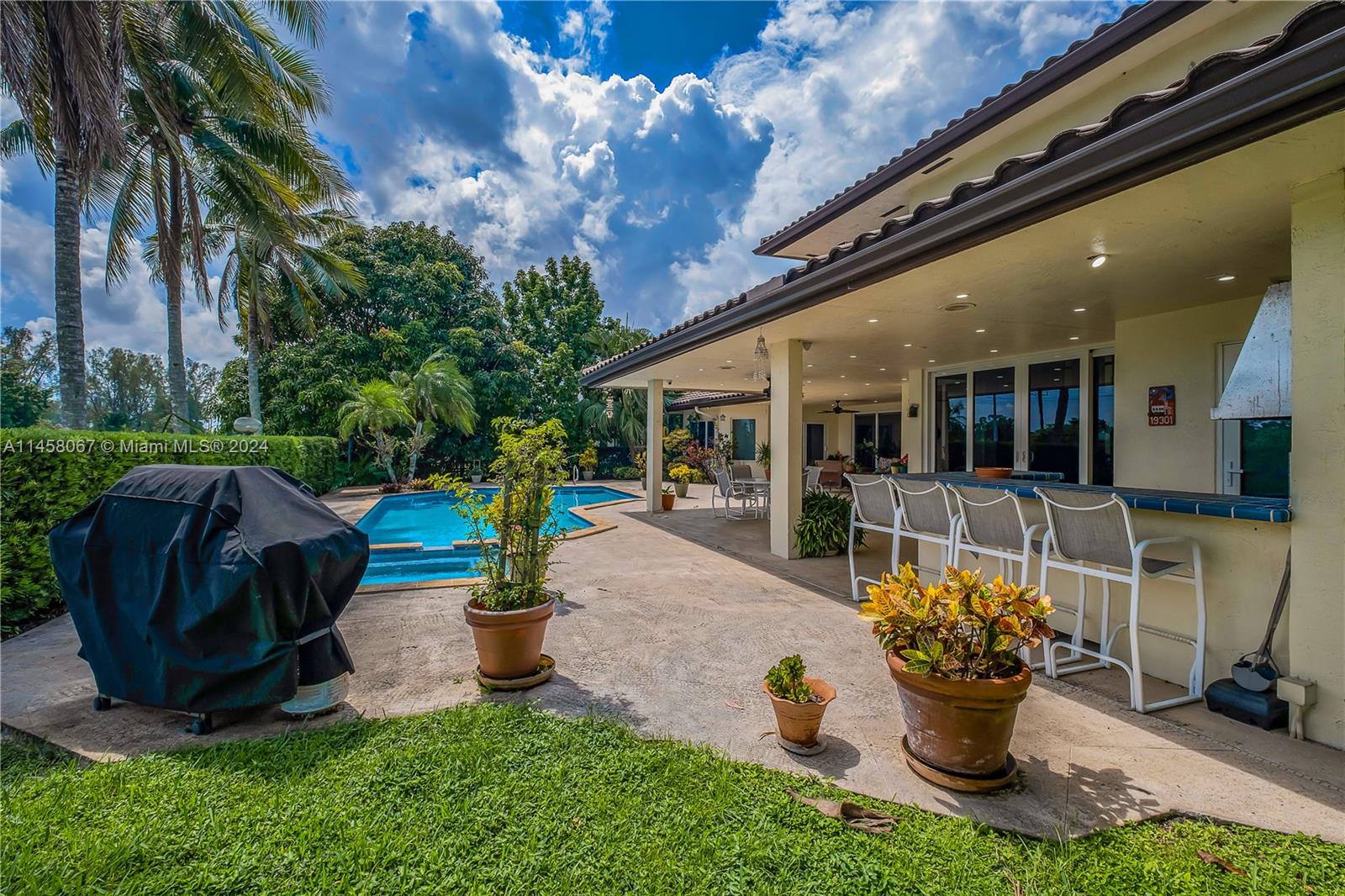 COUNTRY CLUB OF MIAMI EST - Residential