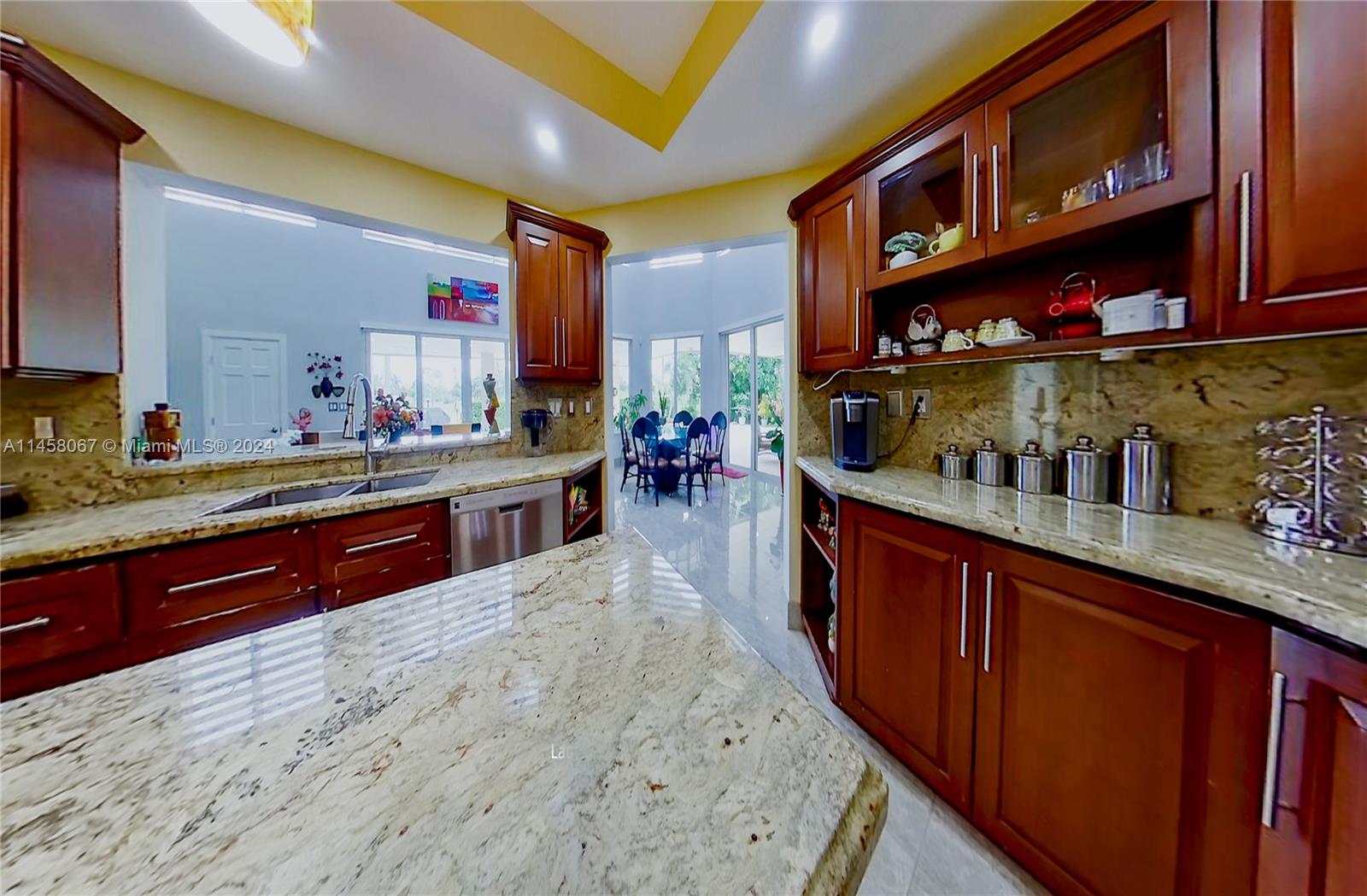 COUNTRY CLUB OF MIAMI EST - Residential