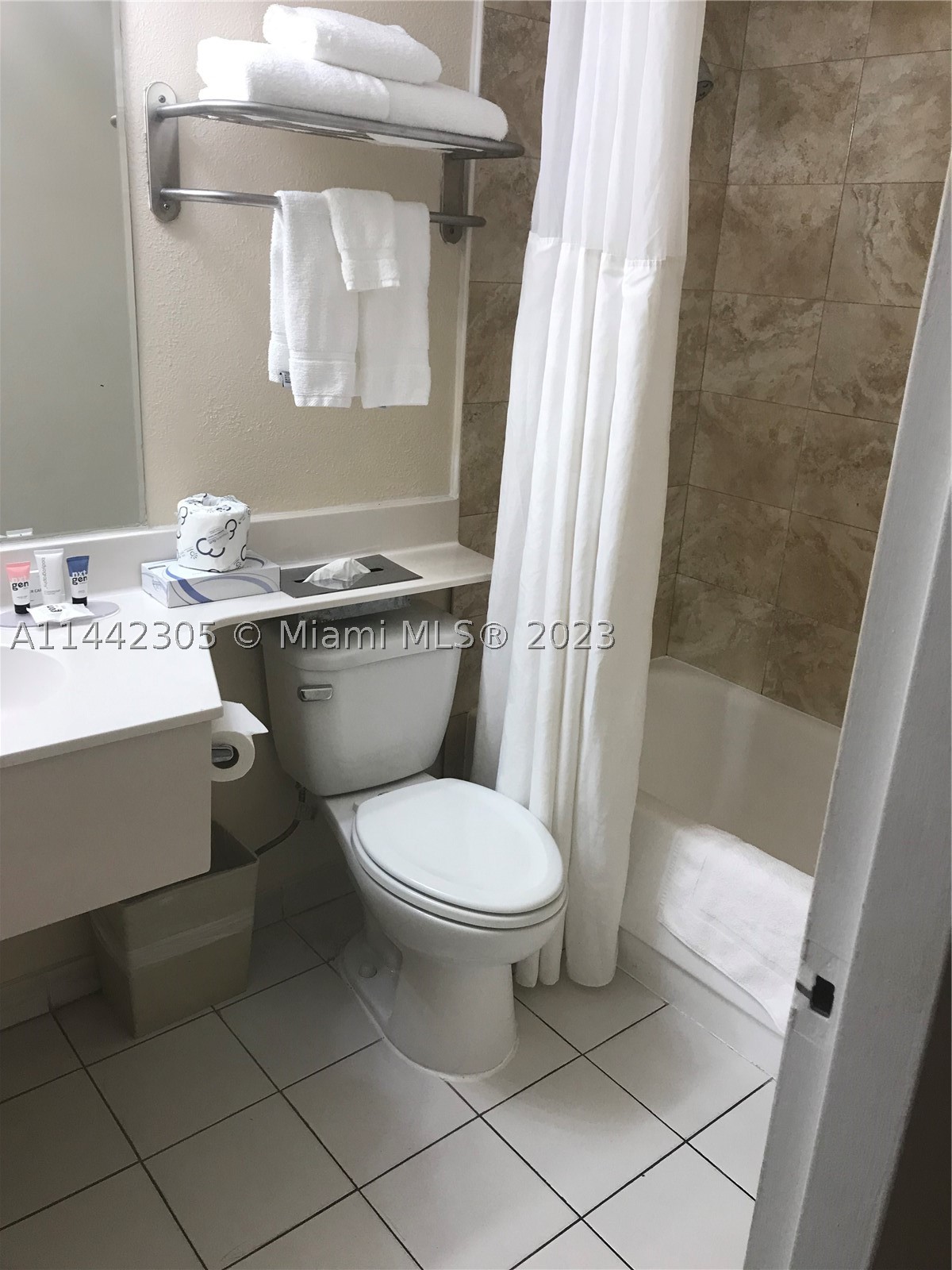 THE AVENTURA BEACH CLUB C - Residential