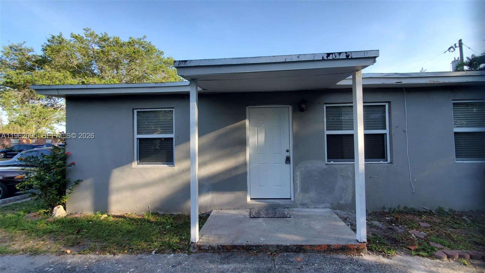 LINCOLN PARK THIRD ADD - Residential Lease