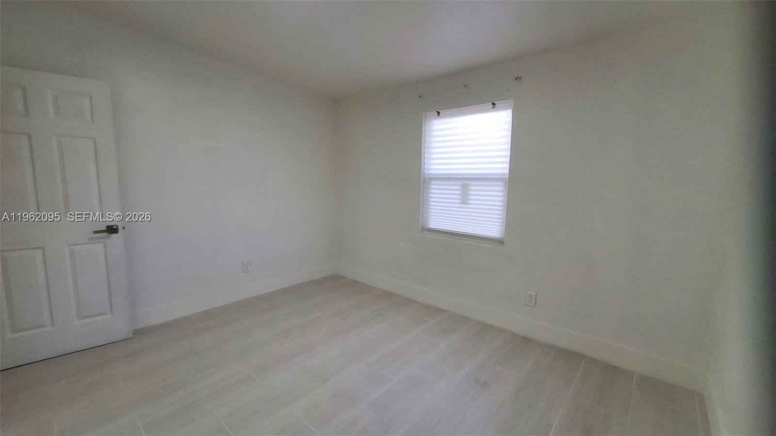 LINCOLN PARK THIRD ADD - Residential Lease