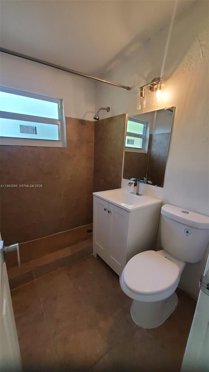 LINCOLN PARK THIRD ADD - Residential Lease