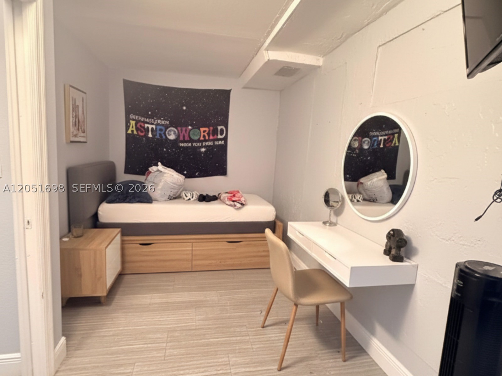 SECOND ADDN TO RO-JEN EST - Residential Lease