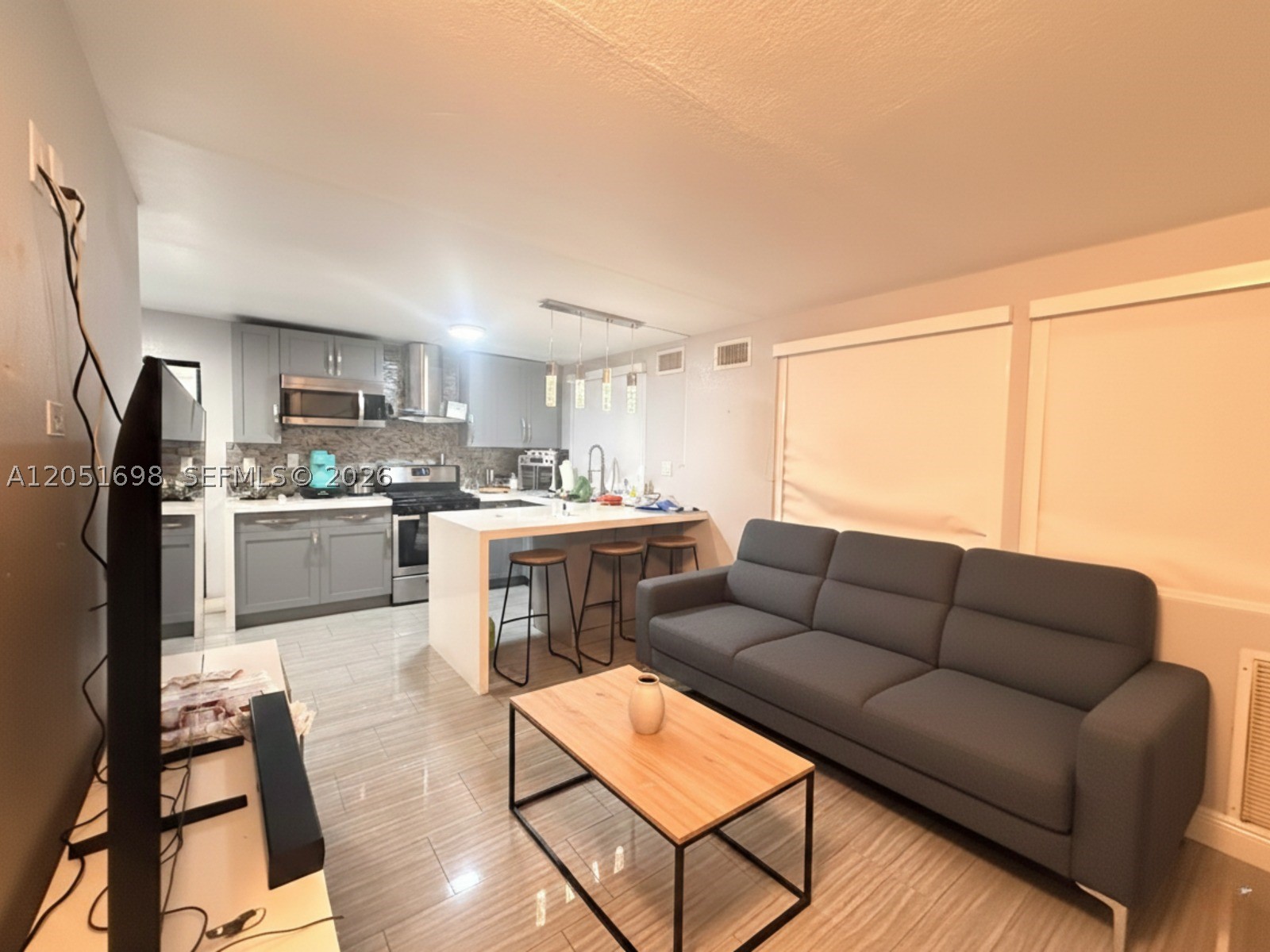 SECOND ADDN TO RO-JEN EST - Residential Lease