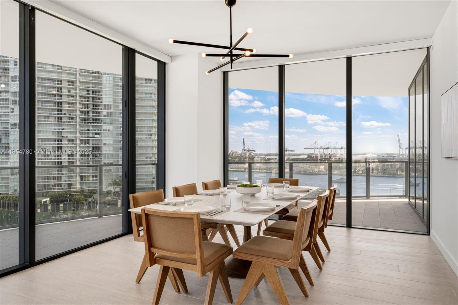 FIVE PARK - Residential