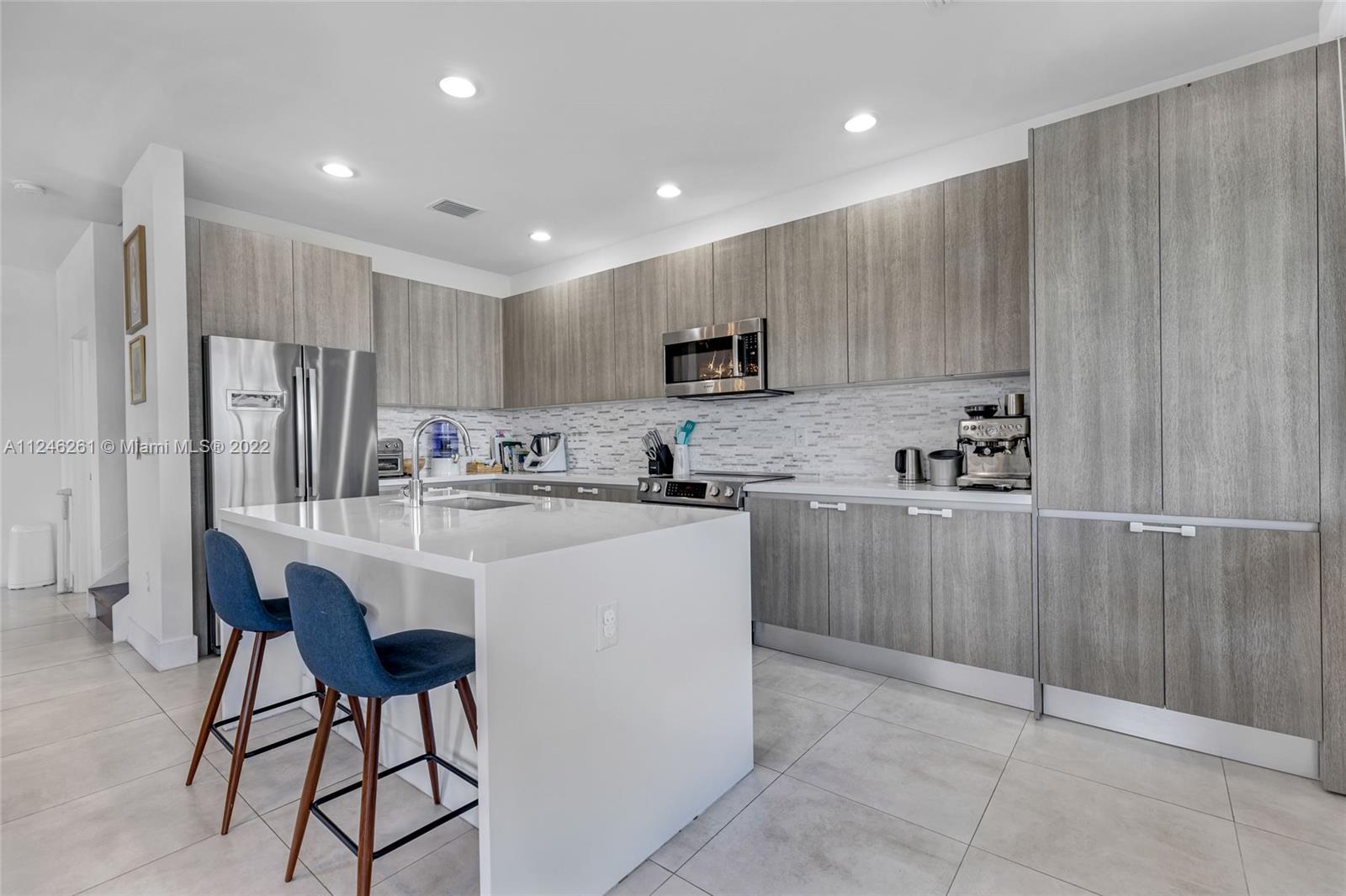 DORAL PALMS - Residential