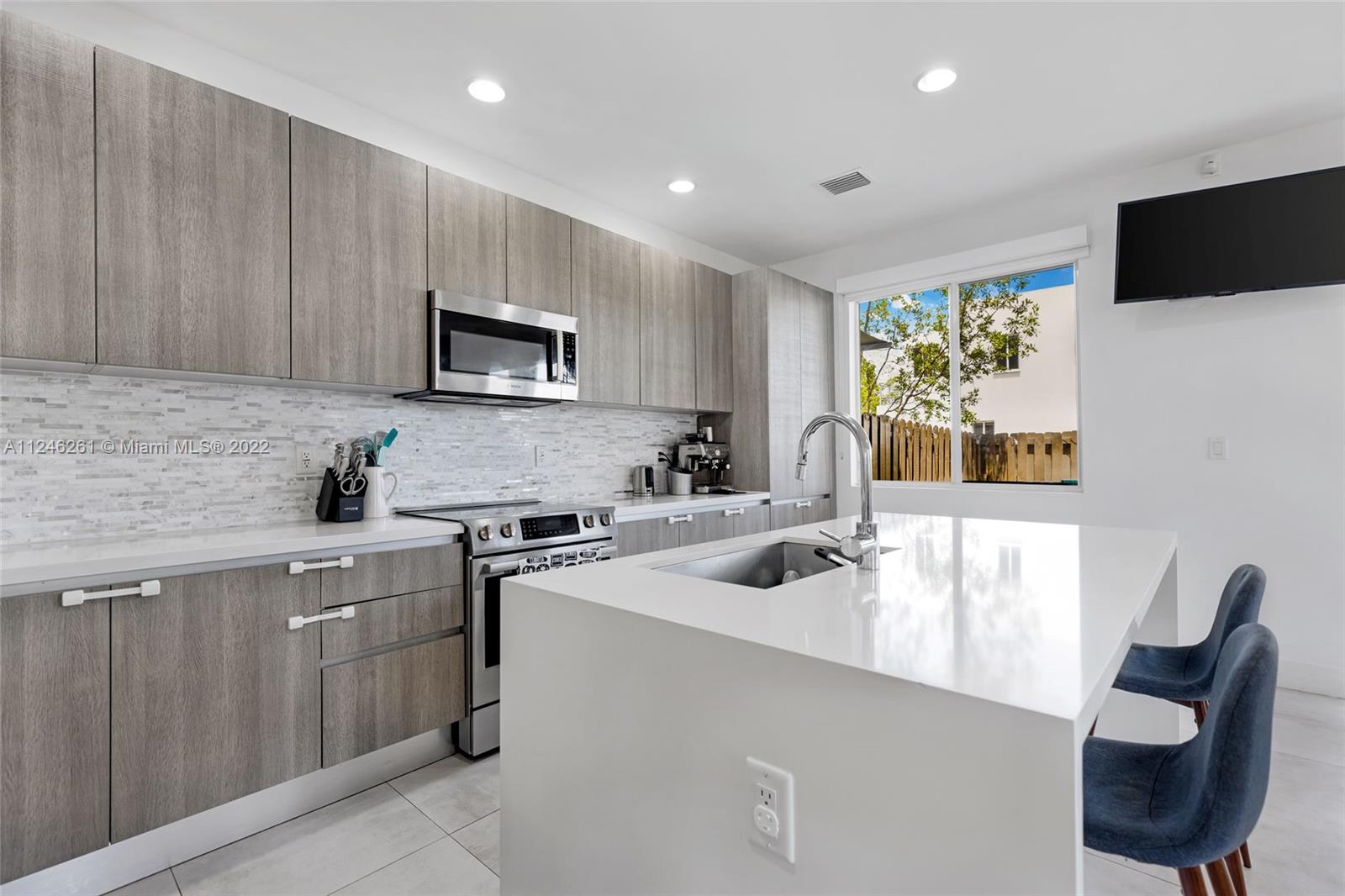 DORAL PALMS - Residential