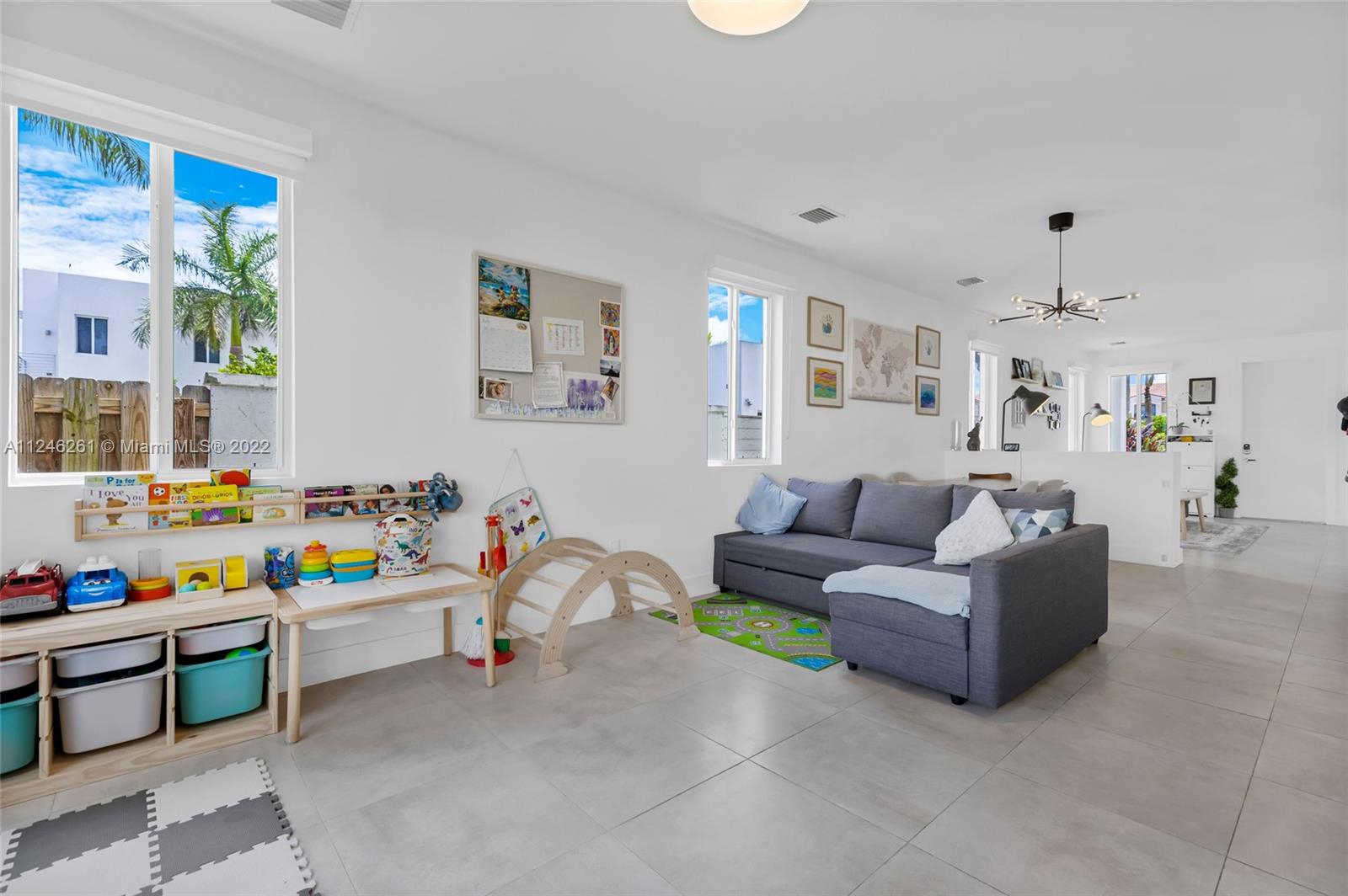 DORAL PALMS - Residential