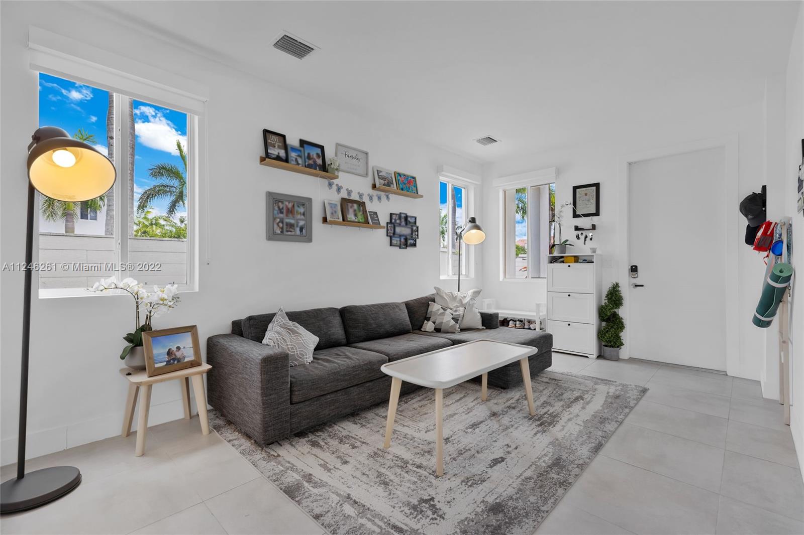 DORAL PALMS - Residential