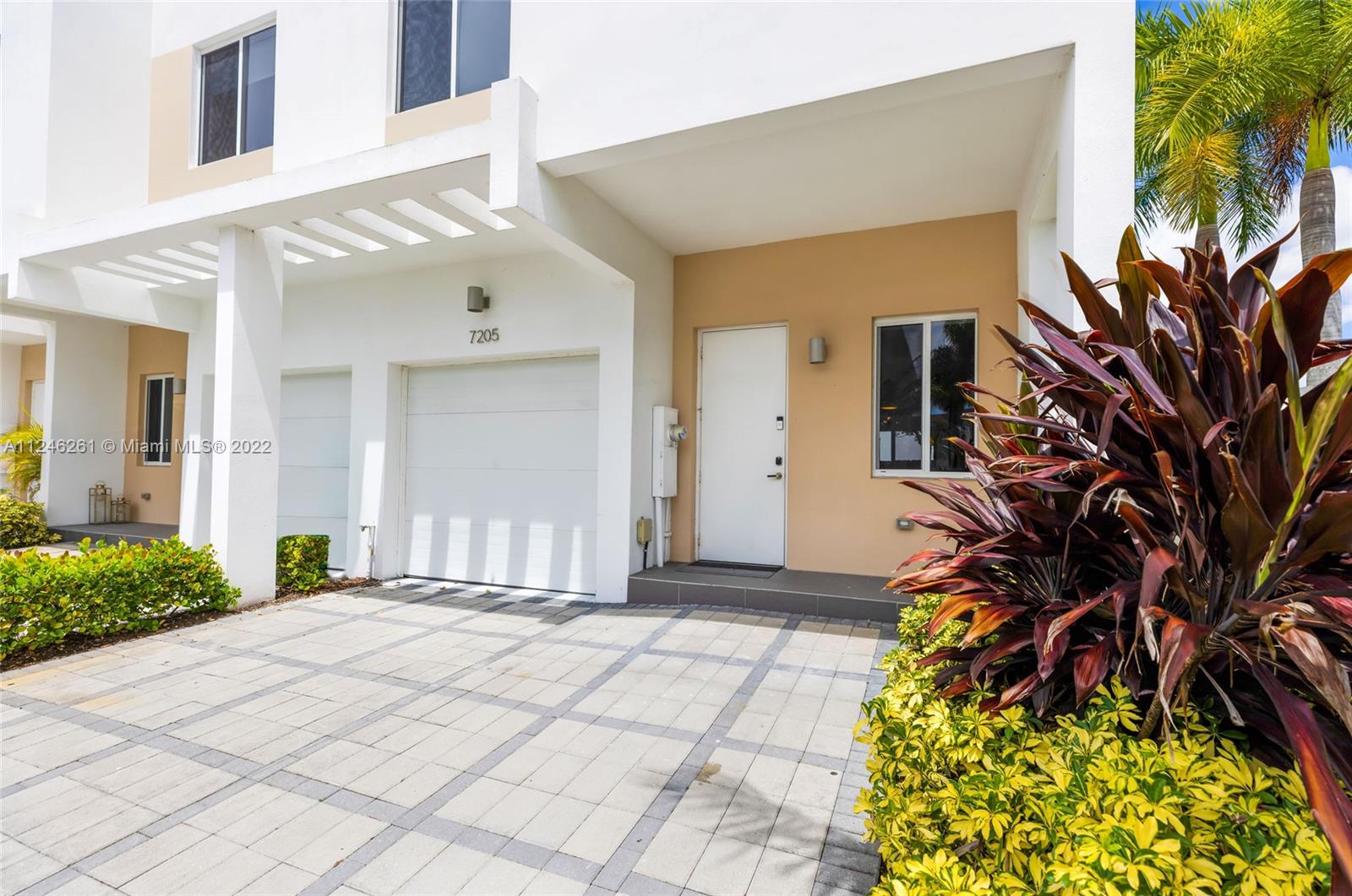 DORAL PALMS - Residential