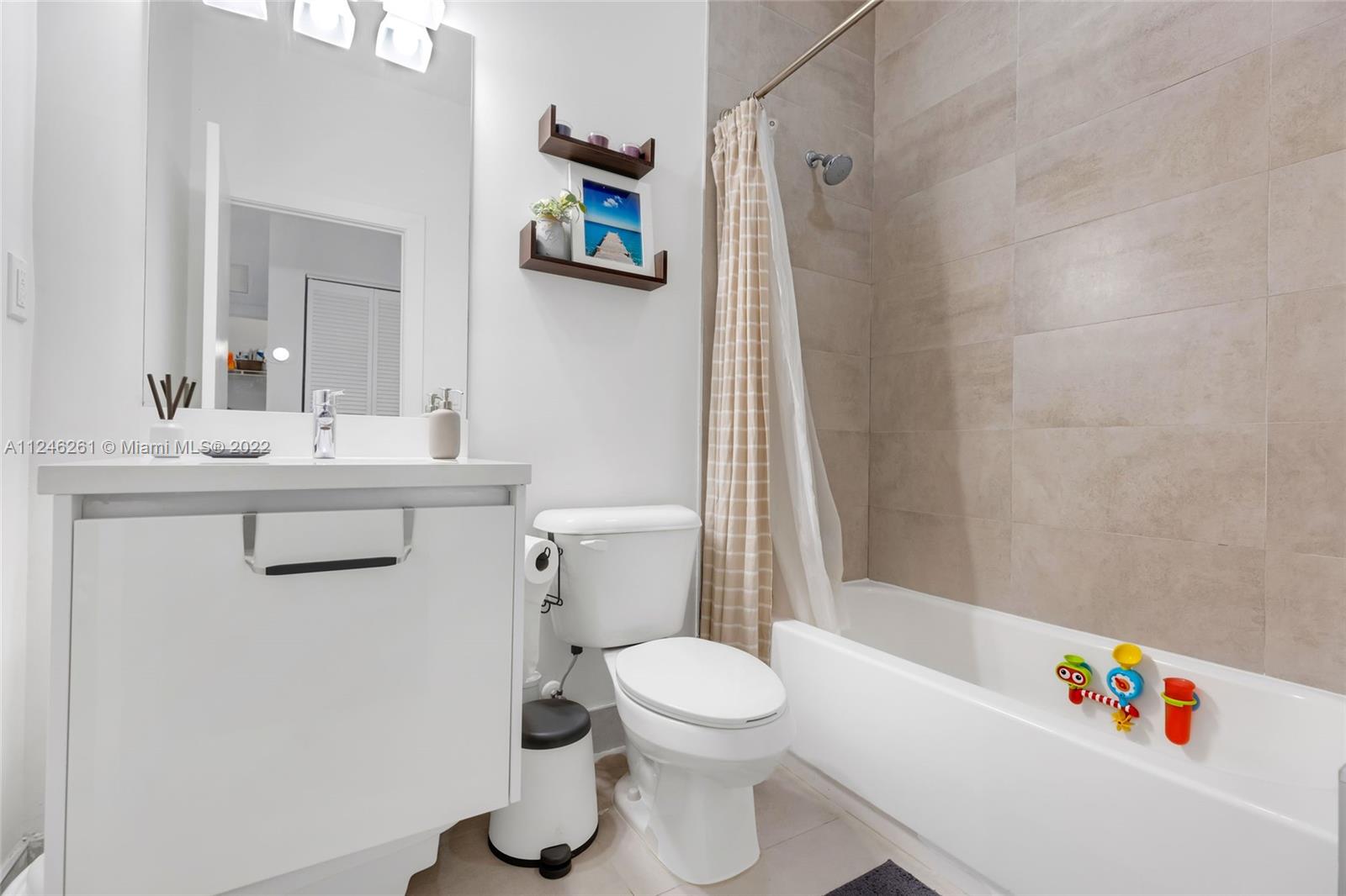 DORAL PALMS - Residential