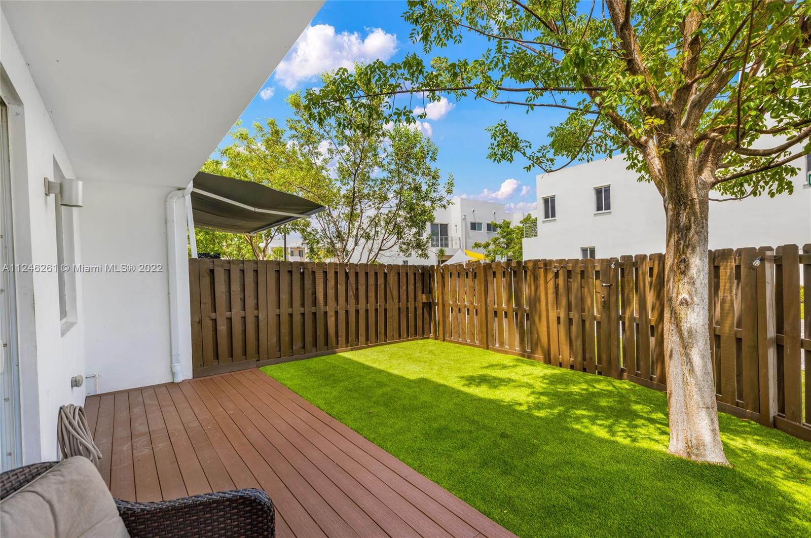 DORAL PALMS - Residential