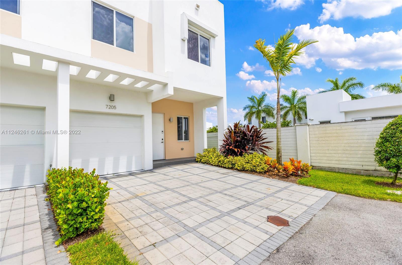DORAL PALMS - Residential