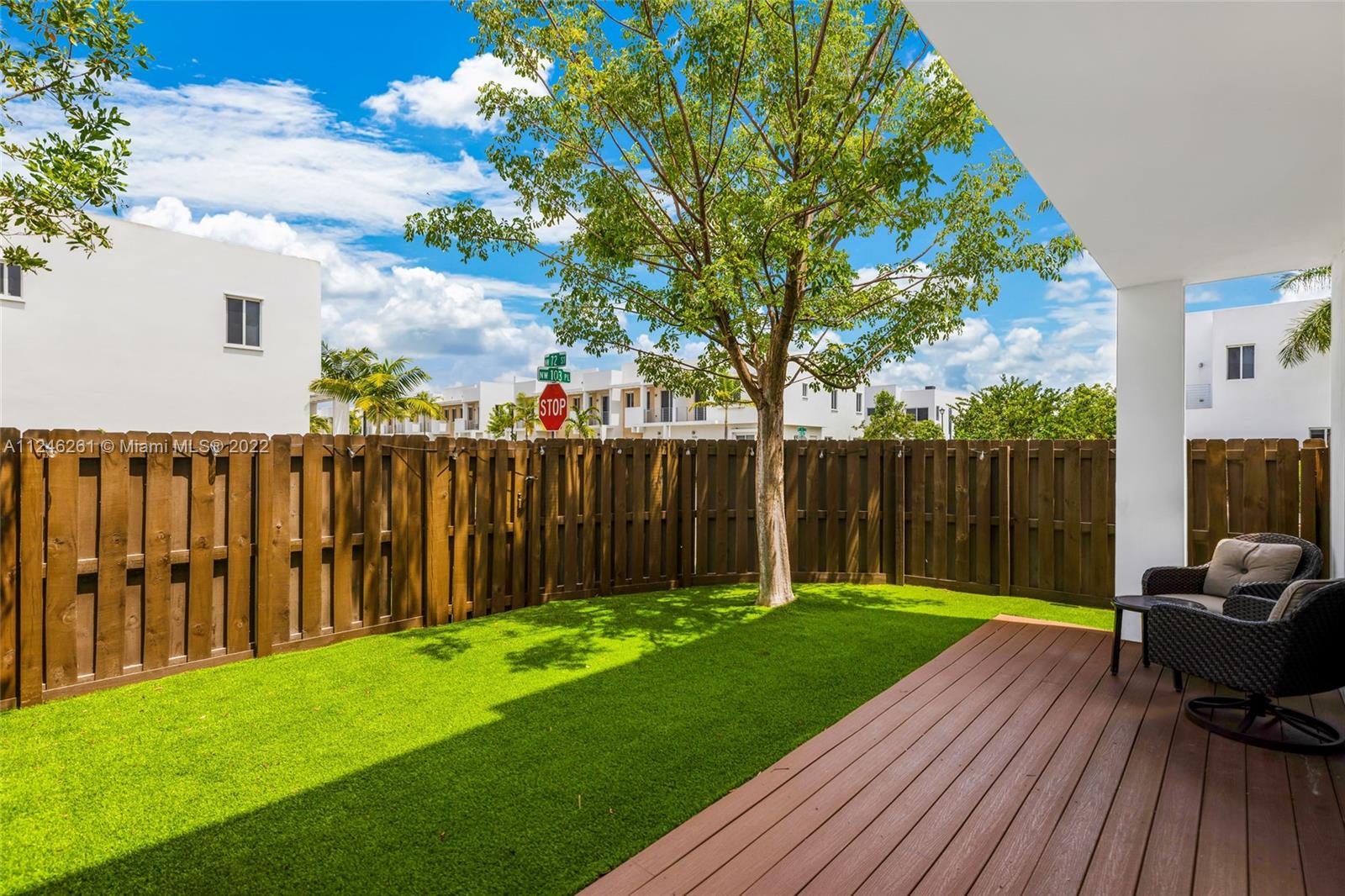 DORAL PALMS - Residential