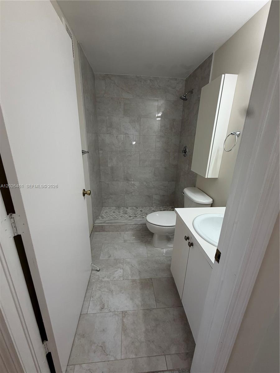 THE GATES AT DORAL ISLES - Residential Lease