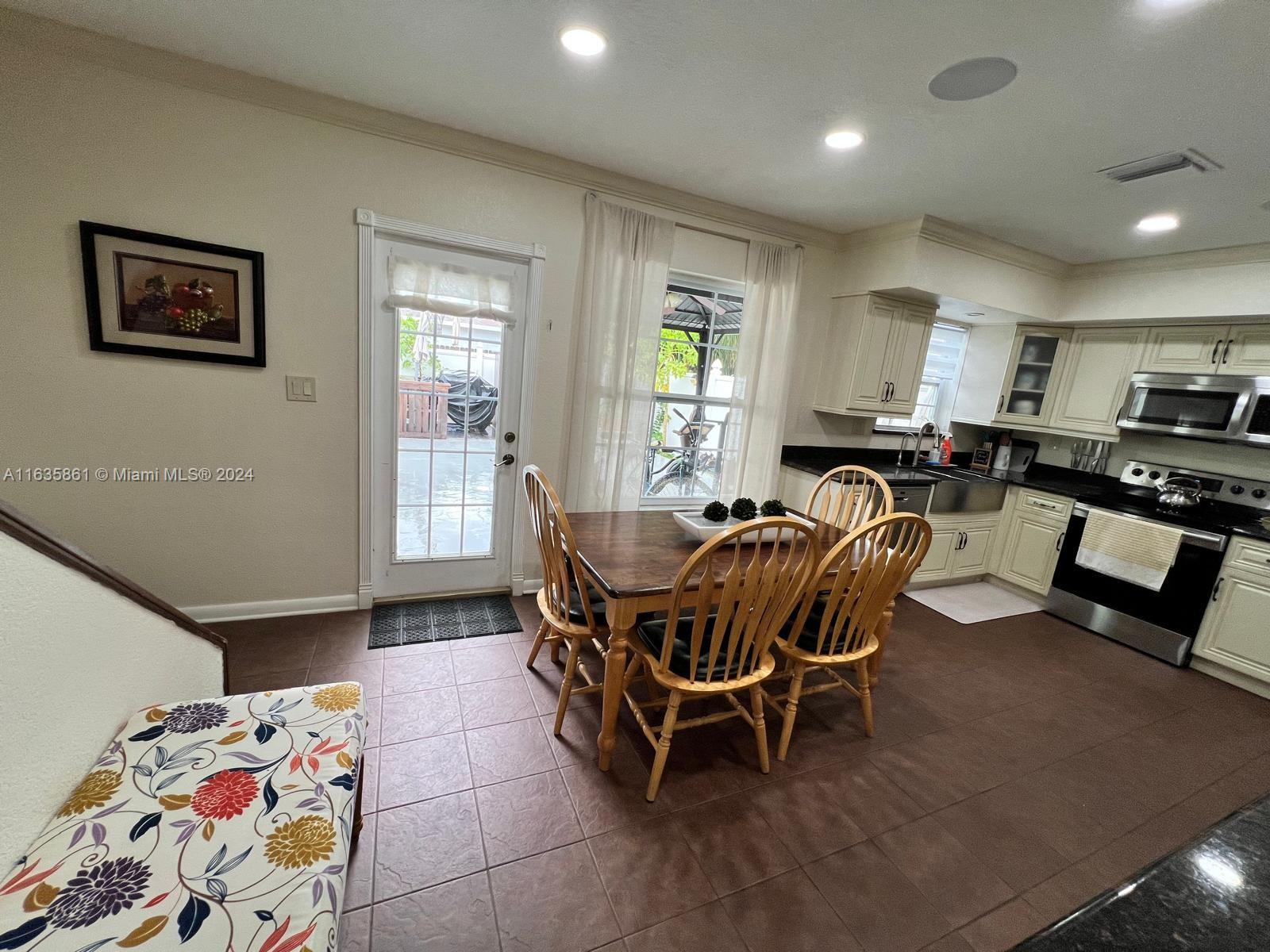 TAM O SHANTER VILLAS SEC - Residential Lease