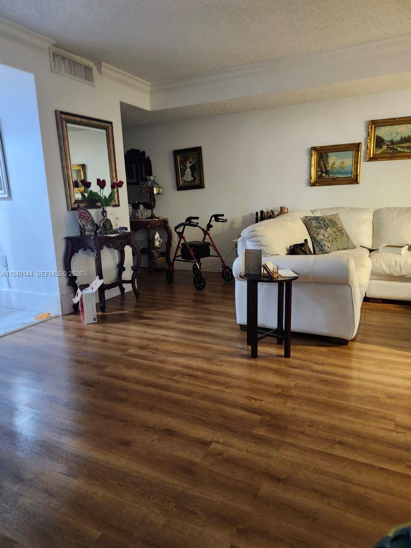 KENLAND BEND NORTH CONDO - Residential