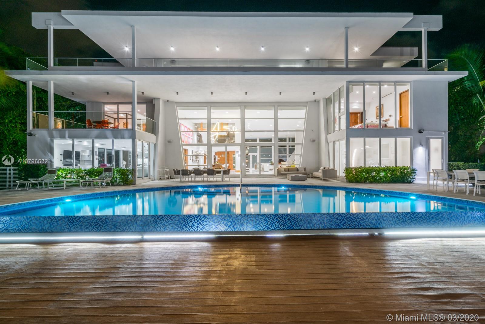 GOLDEN BEACH SEC E - Residential