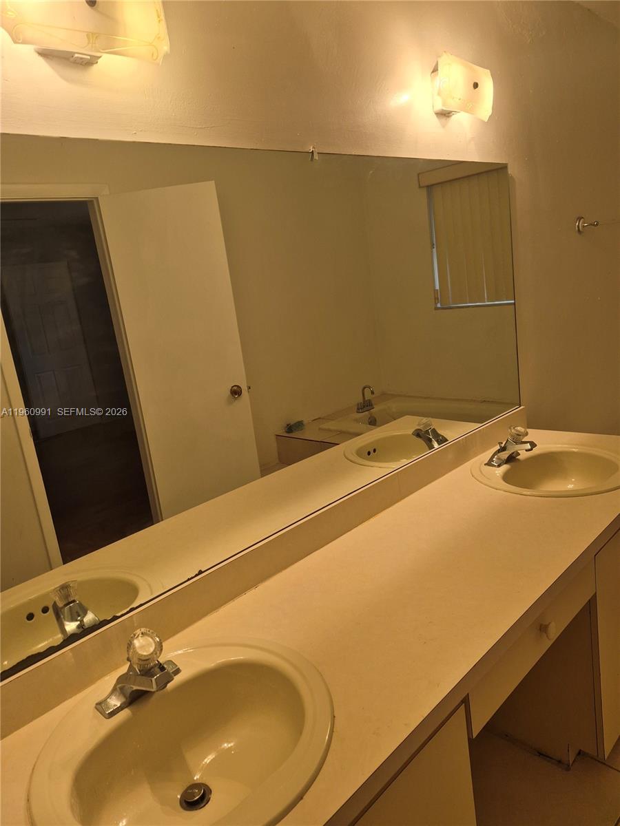 COLONIES TWO CONDO - Residential