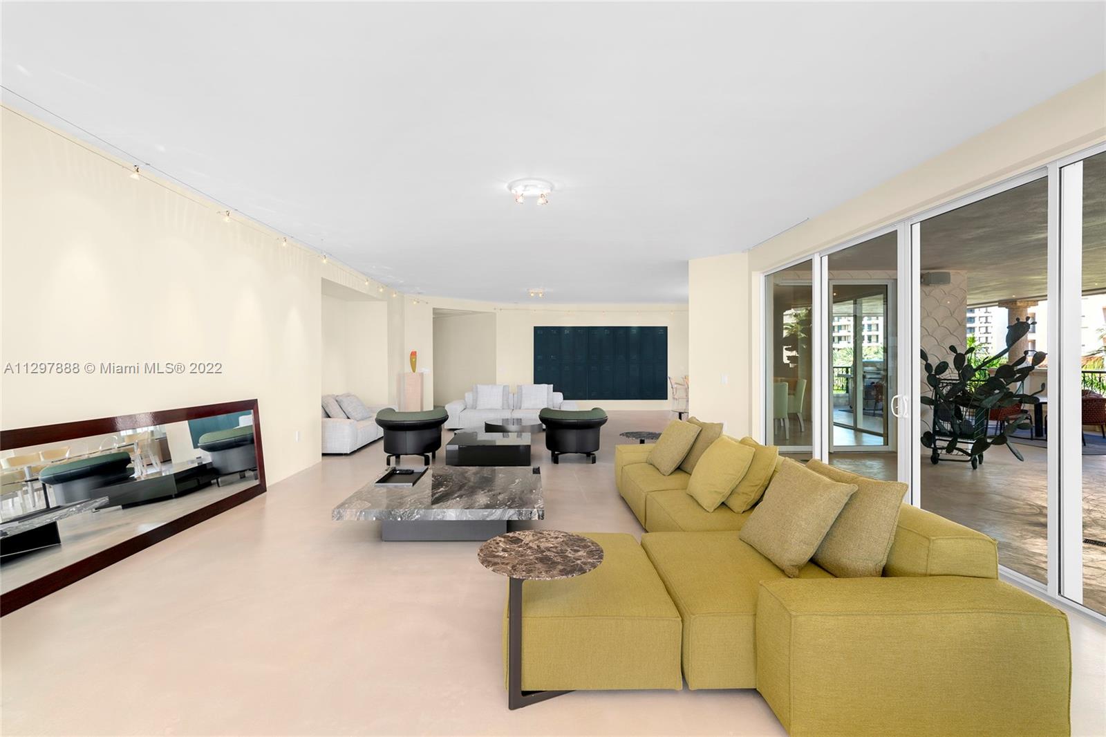 FISHER ISLAND - Residential