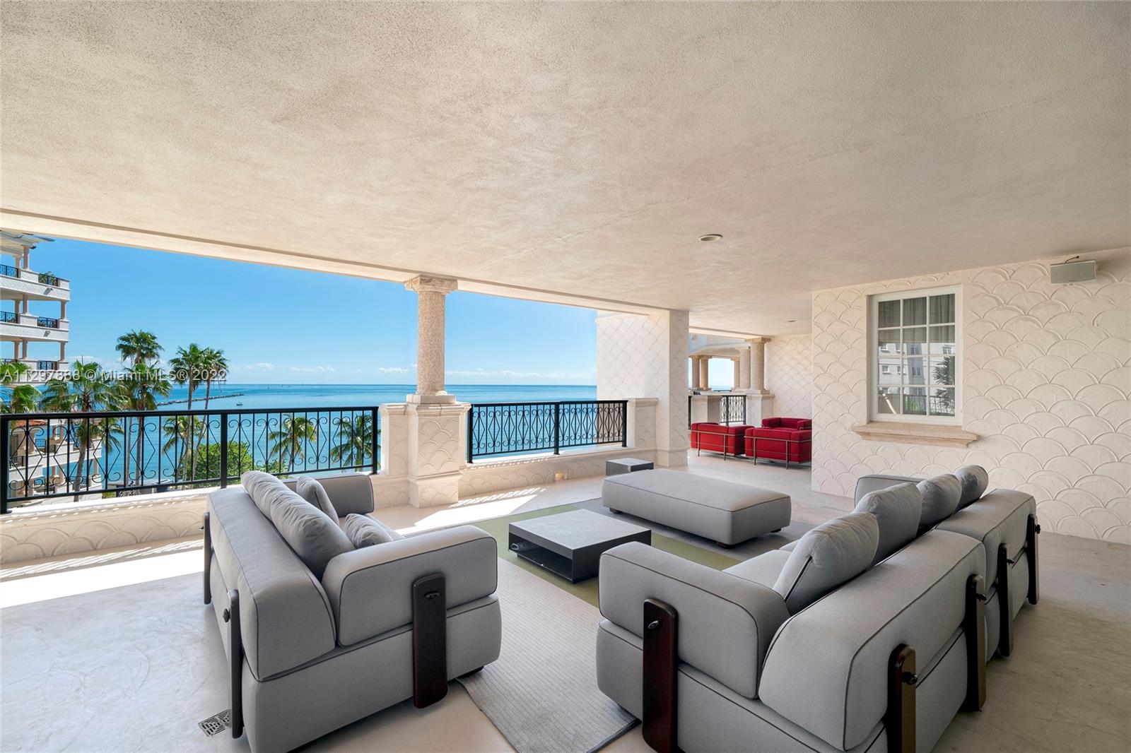FISHER ISLAND - Residential