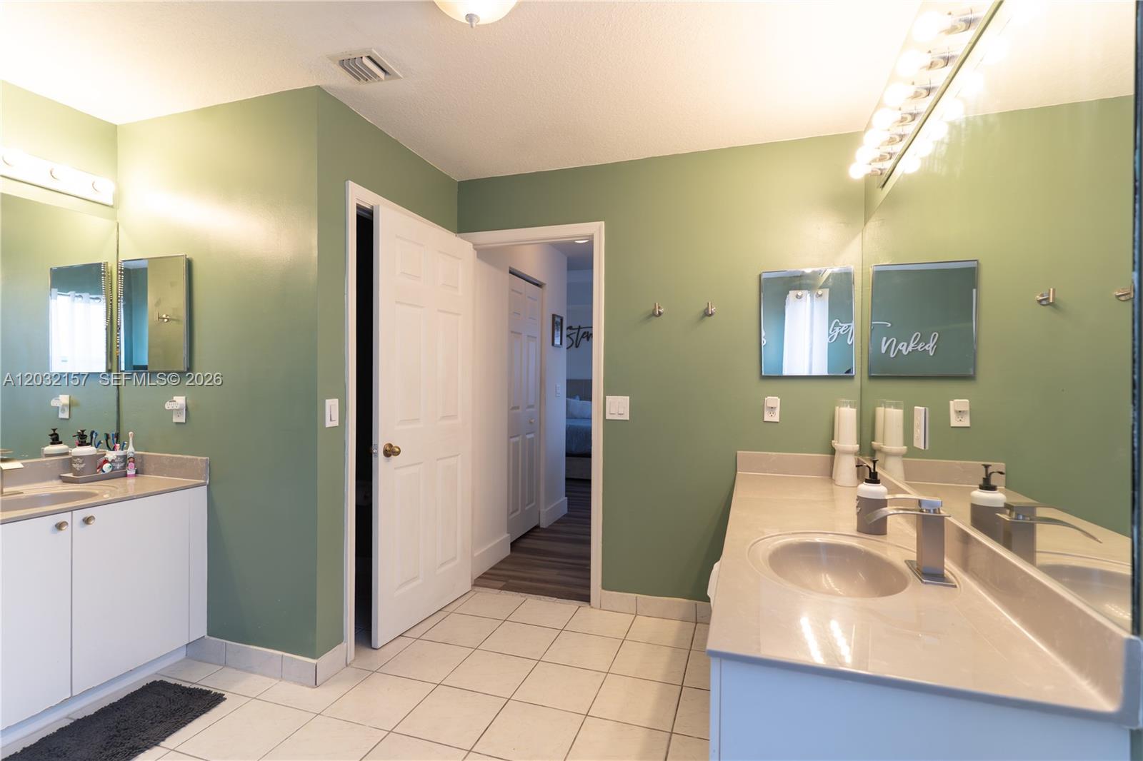STIRLING MEADOWS - Residential